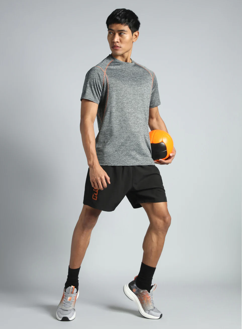 Men's Grey Train Day Performance T-shirt - Image 2