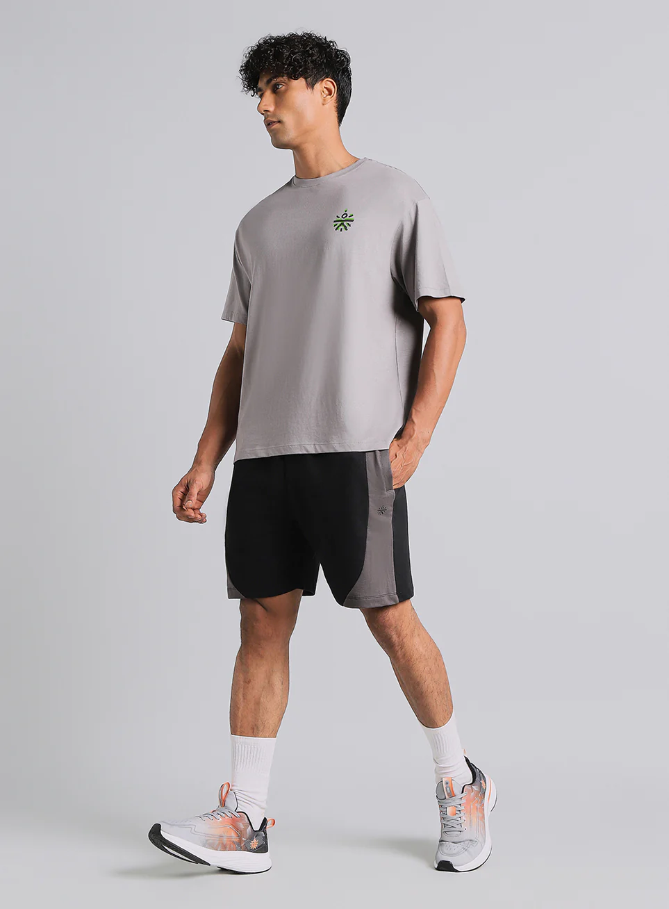 Men's Grey True Athletics Graphic Relaxed Fit T-shirt - Image 2
