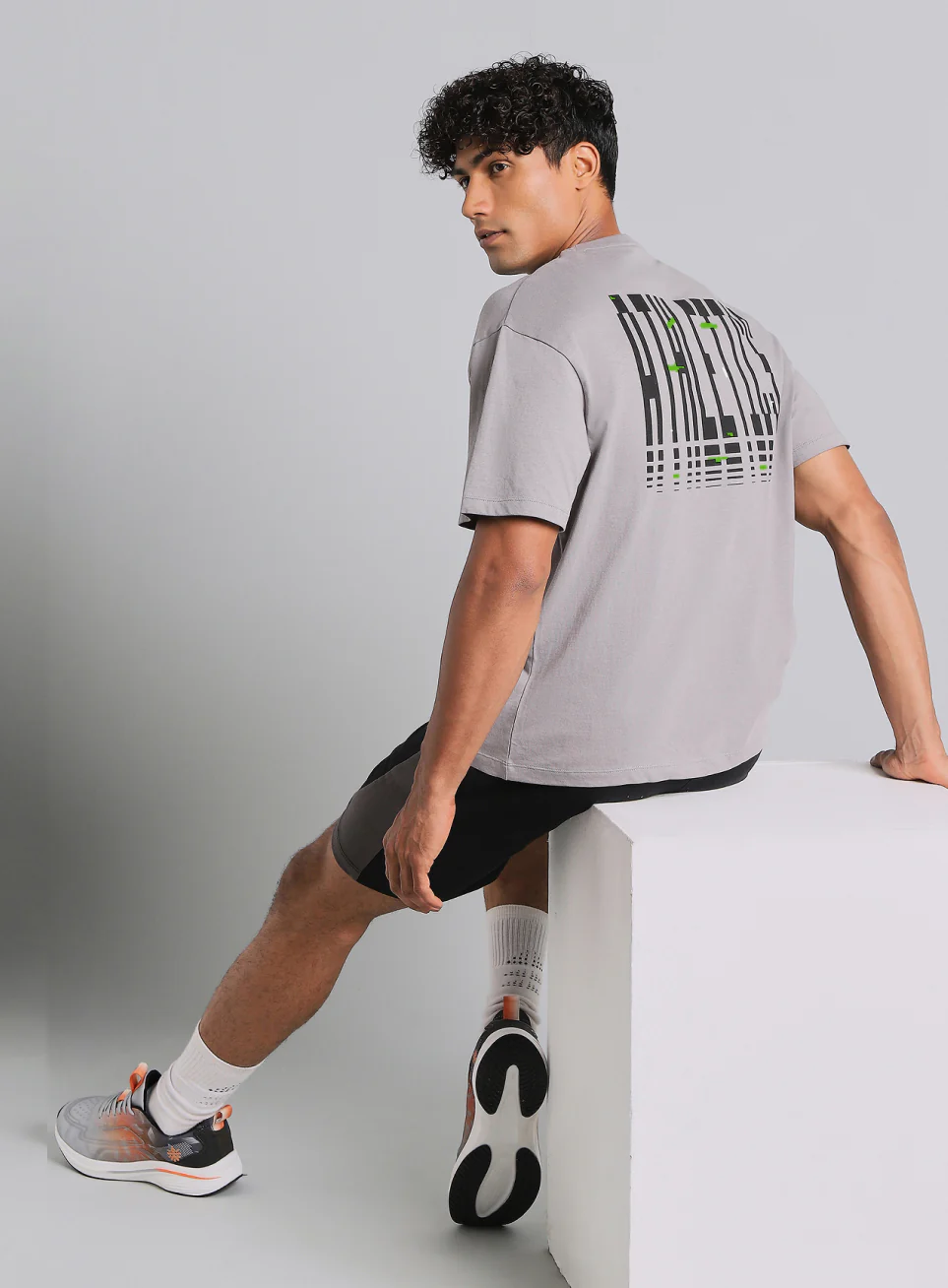 Men's Grey True Athletics Graphic Relaxed Fit T-shirt - Image 3