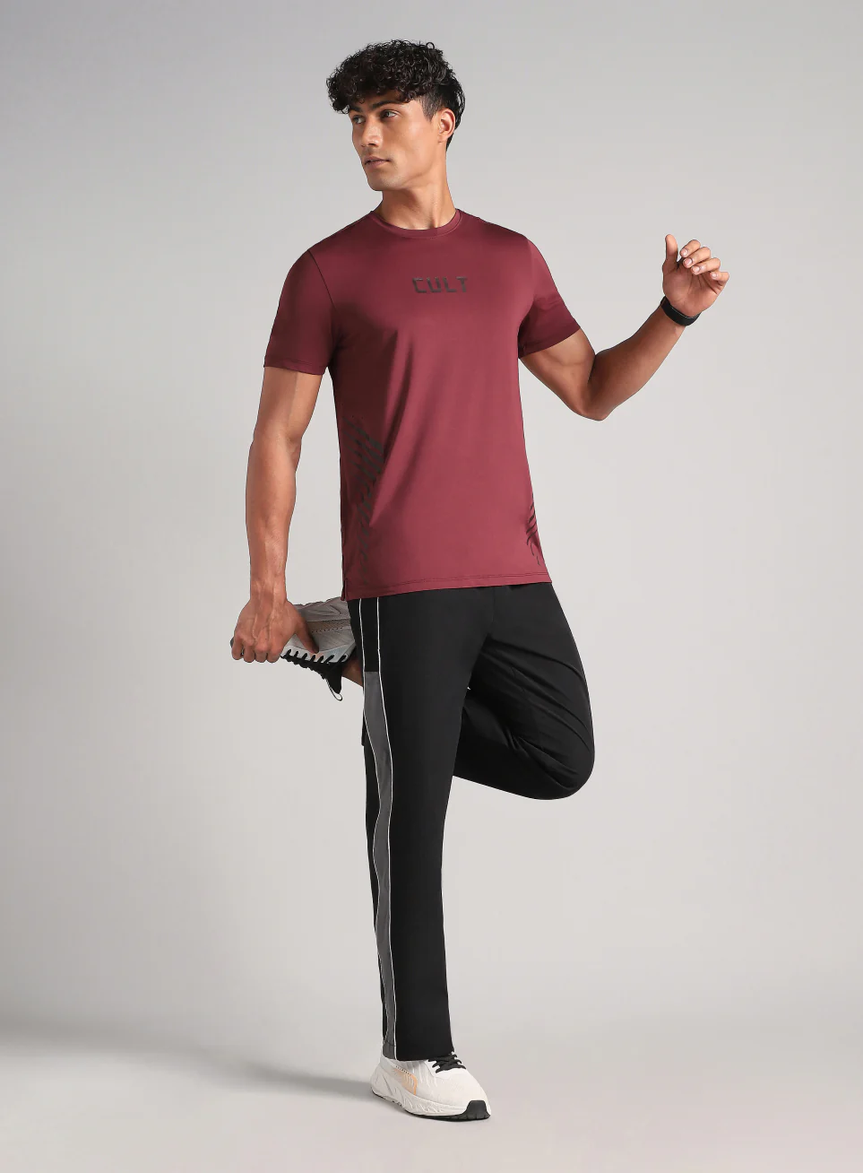 Men's Maroon Contour Vent Training T-Shirt - Image 3