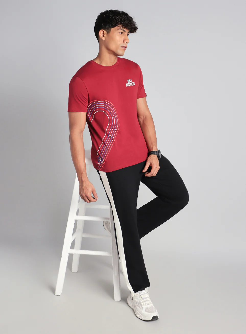 Men's Maroon In Motion Graphic T-shirt - Image 3