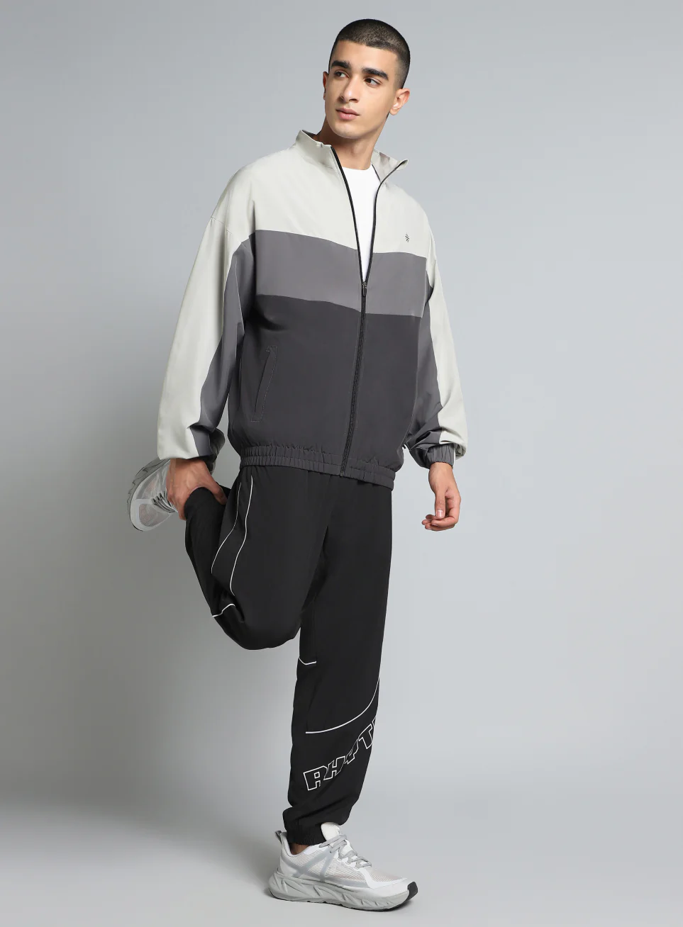 Men's Multicolor Training Relaxed Fit Layering Jacket - Image 3
