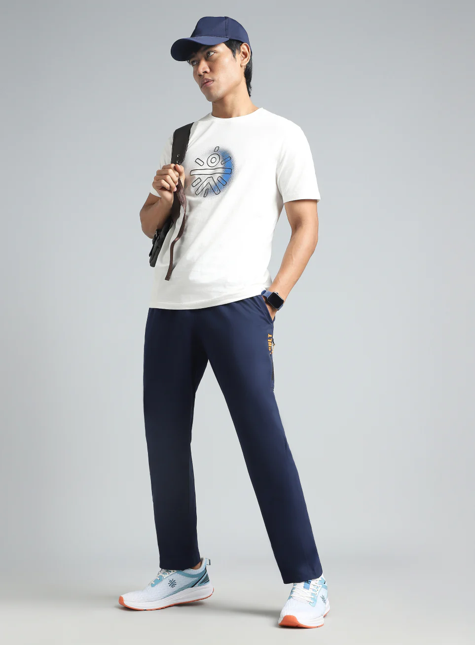 Men's Navy Airport Travel Trackpants - Image 3