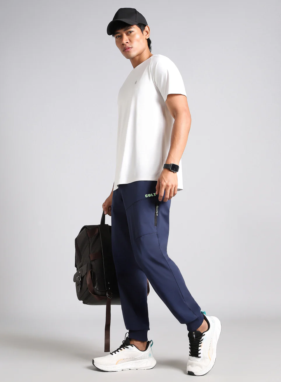 Men's Navy Metro City Travel Jogger - Image 3