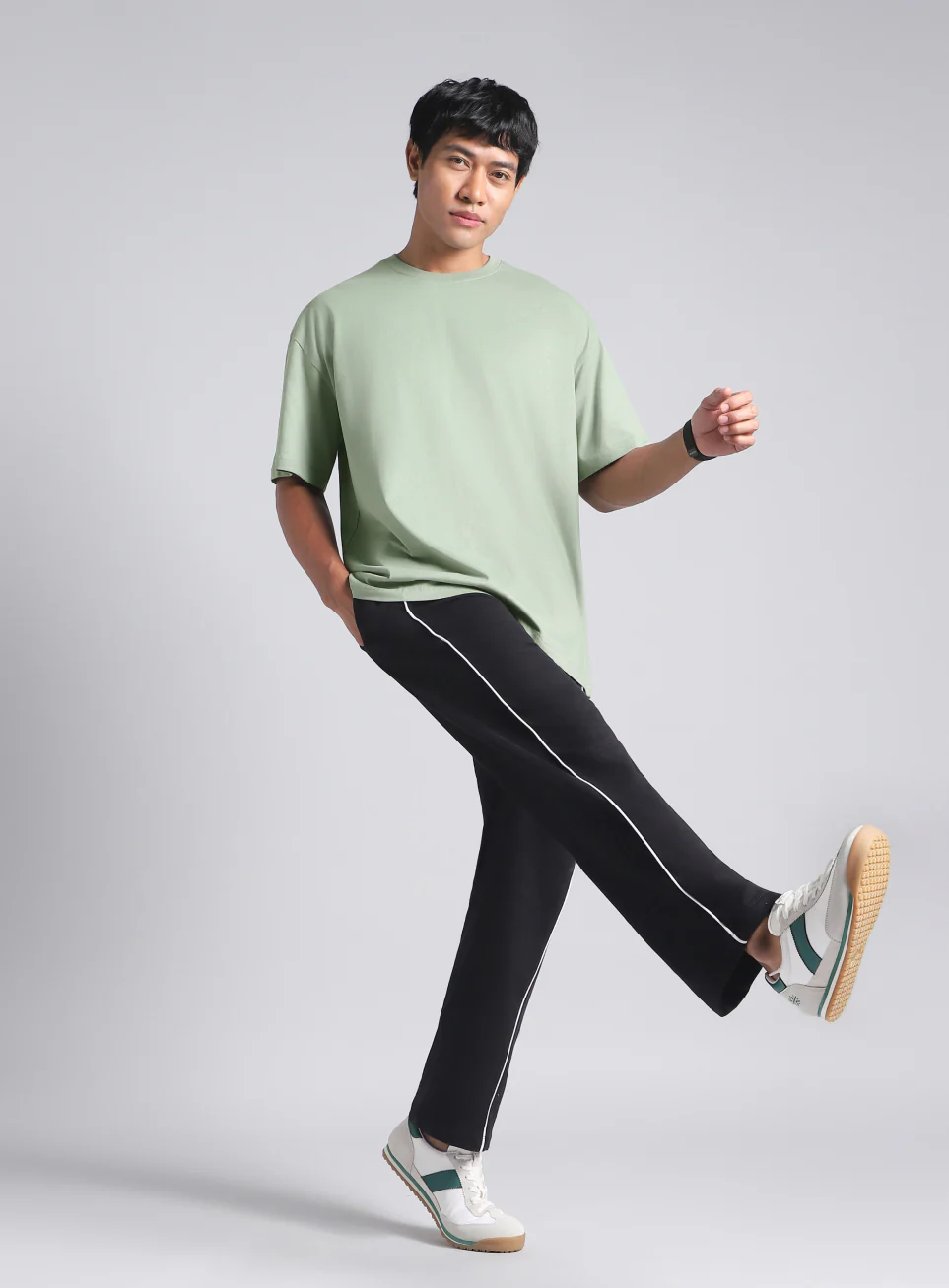 Men's Olive Oversized Graphic T-shirt - Image 2