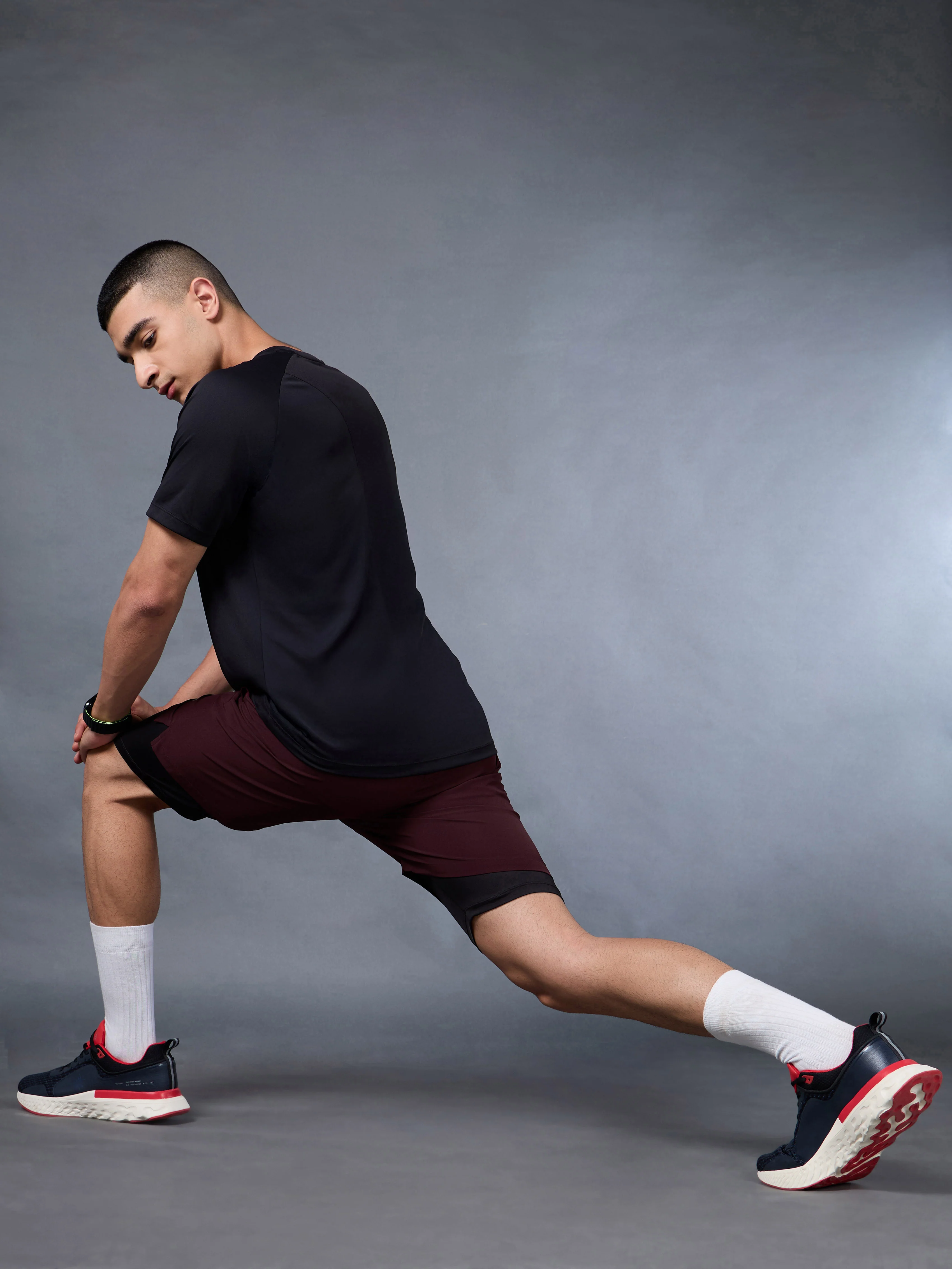 Men's Run Elevate Maroon Integrated Shorts - Image 3