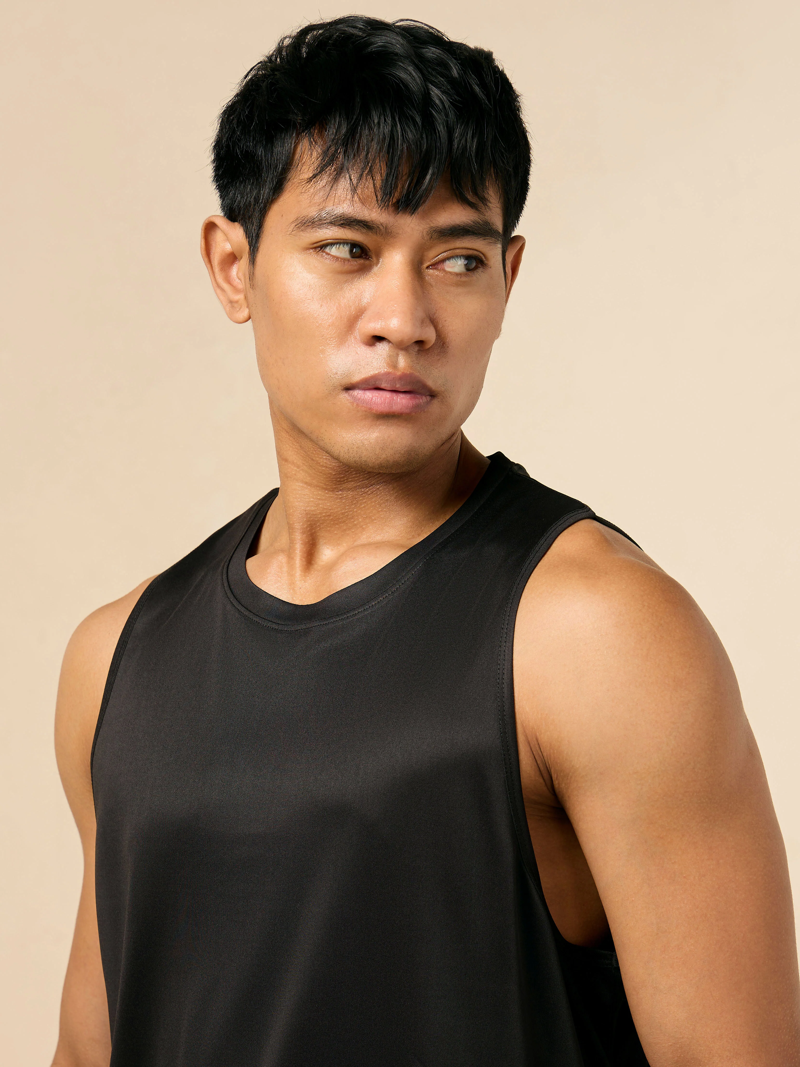 Men's Running Essential Pack of 2 Tanks - Image 7