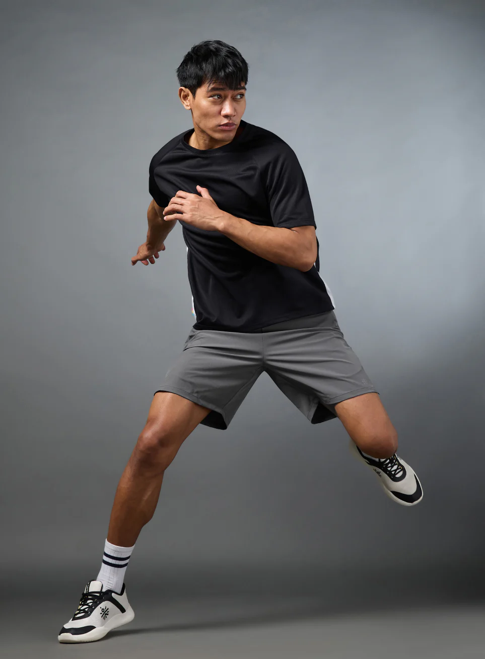 Men's Terrain Run Grey Shorts - Image 3