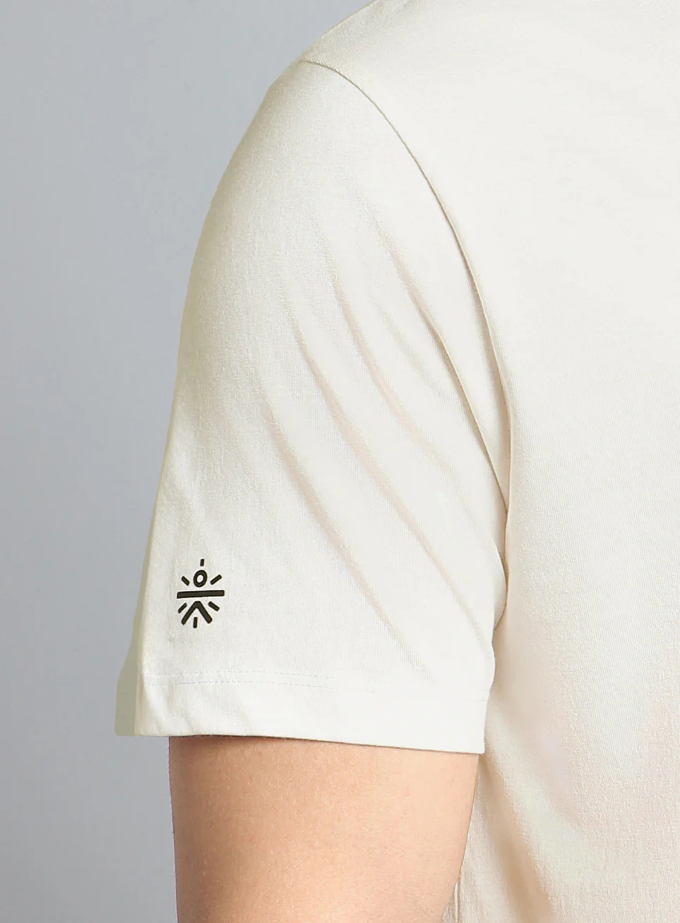 Men's White Cult Graphic T-shirt - Image 7