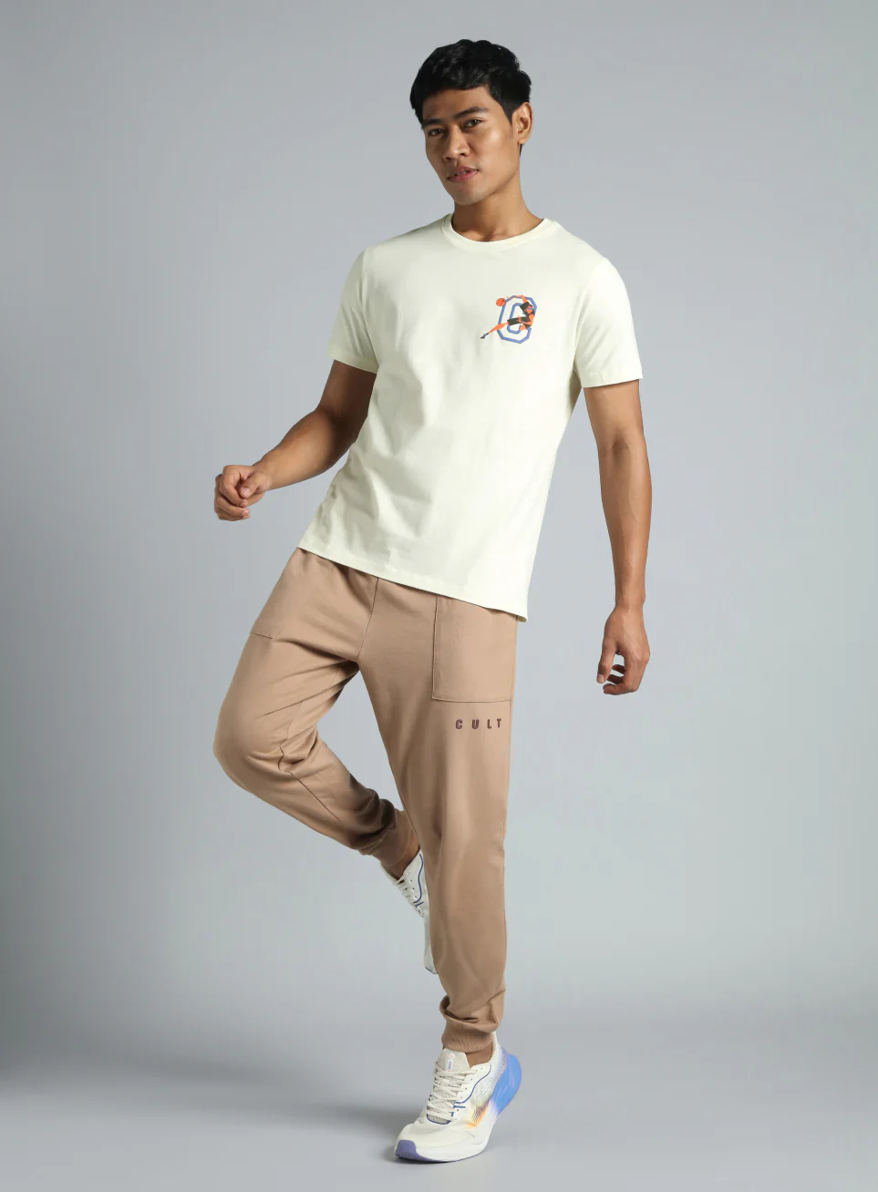 Men's Off White Play Basketball Graphic T-shirt - Image 2