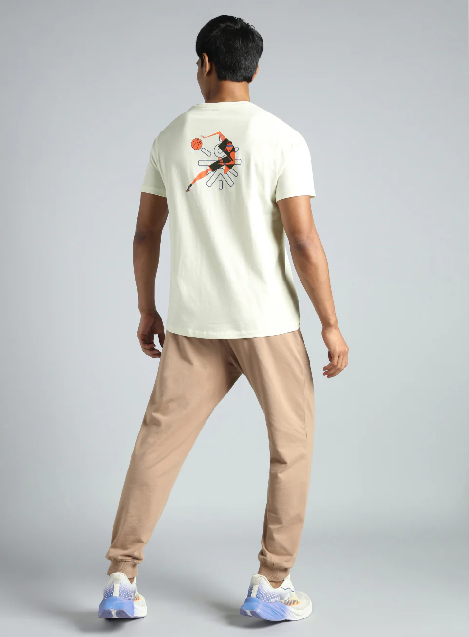 Men's Off White Play Basketball Graphic T-shirt - Image 3
