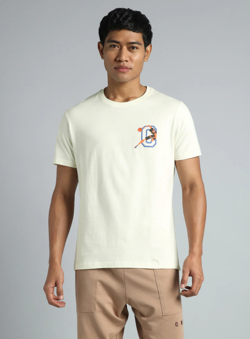 Men's Off White Play Basketball Graphic T-shirt - Image 4