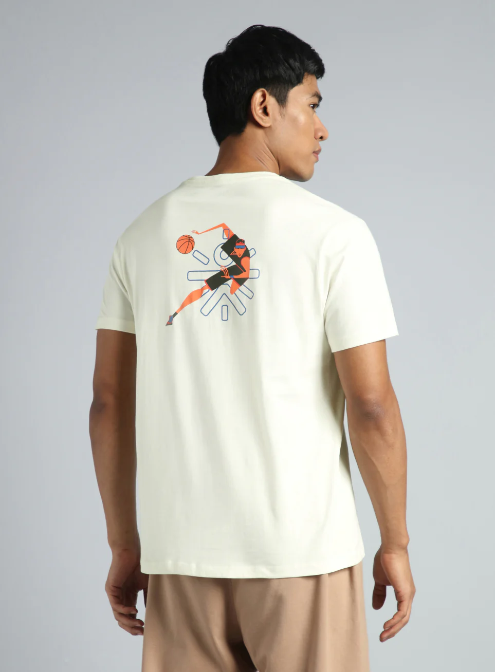 Men's Off White Play Basketball Graphic T-shirt - Image 6