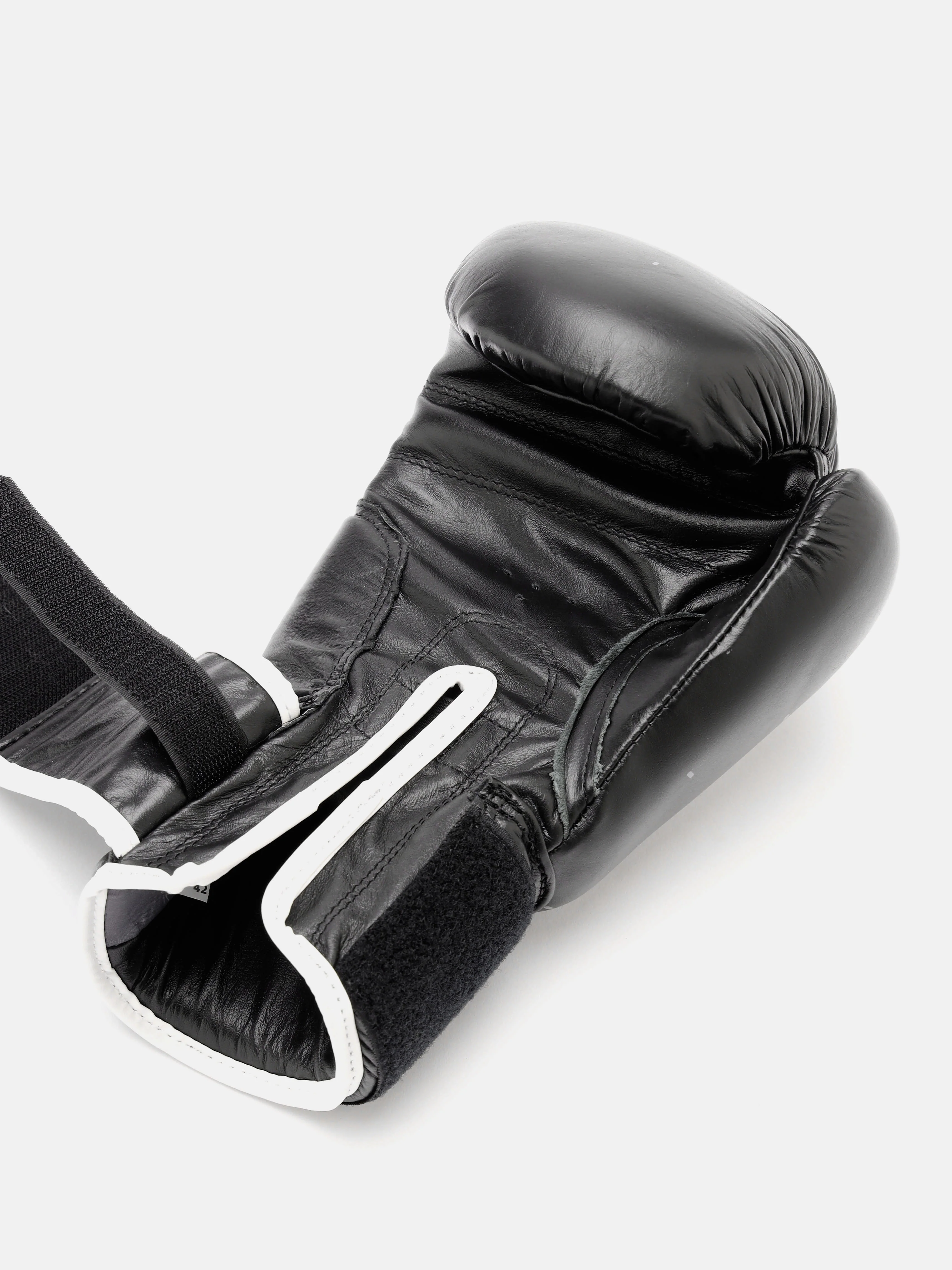 cult Premium Leather Boxing Gloves for Men & Women Foam Padding Thickness 35 mm Punching Bag Gloves for Boxing, Training, Kickboxing, Muay Thai, MMA Boxing Gloves Black & White - Image 6