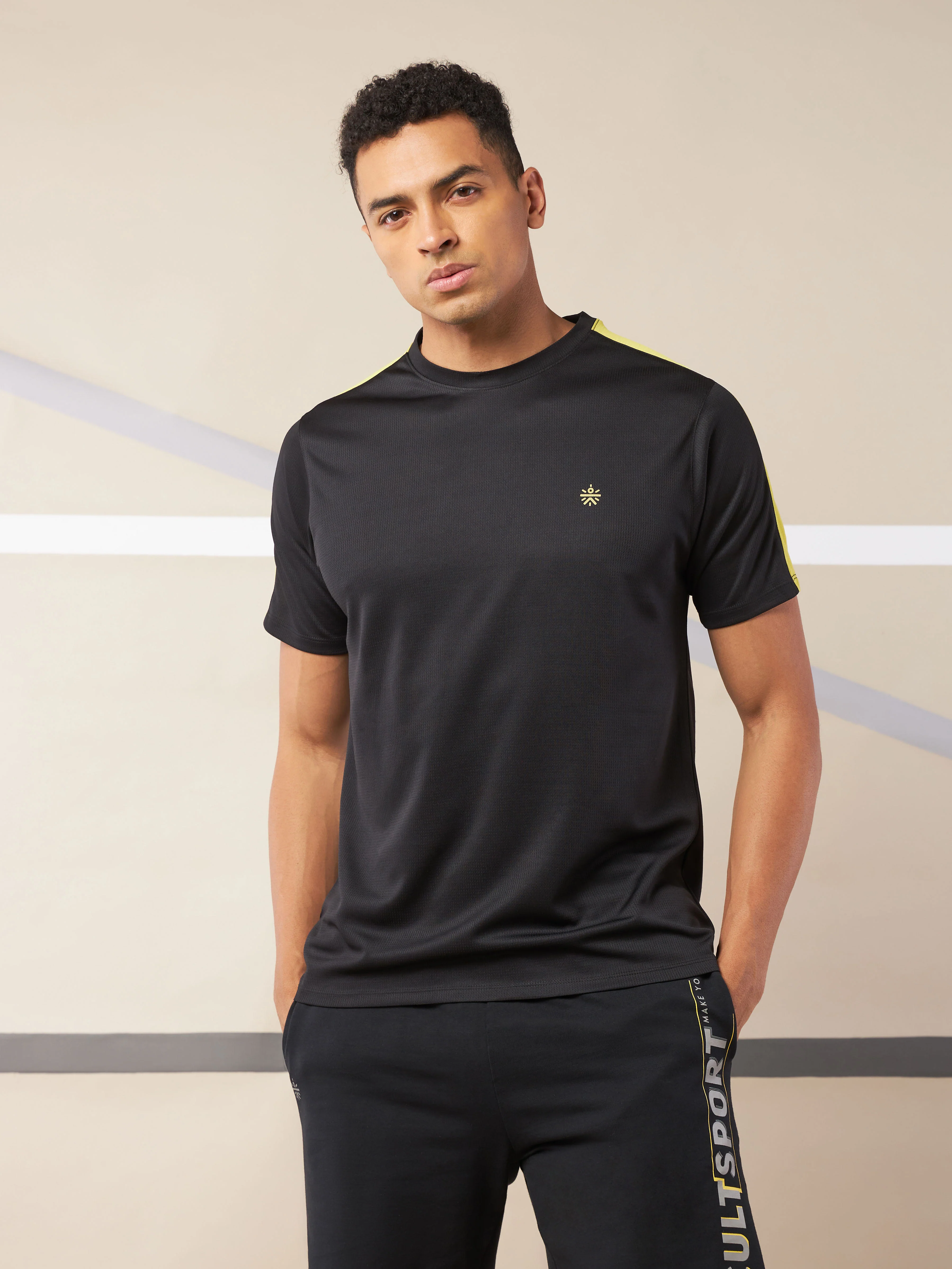 Shoulder Pop Active T-shirt - Image 4
