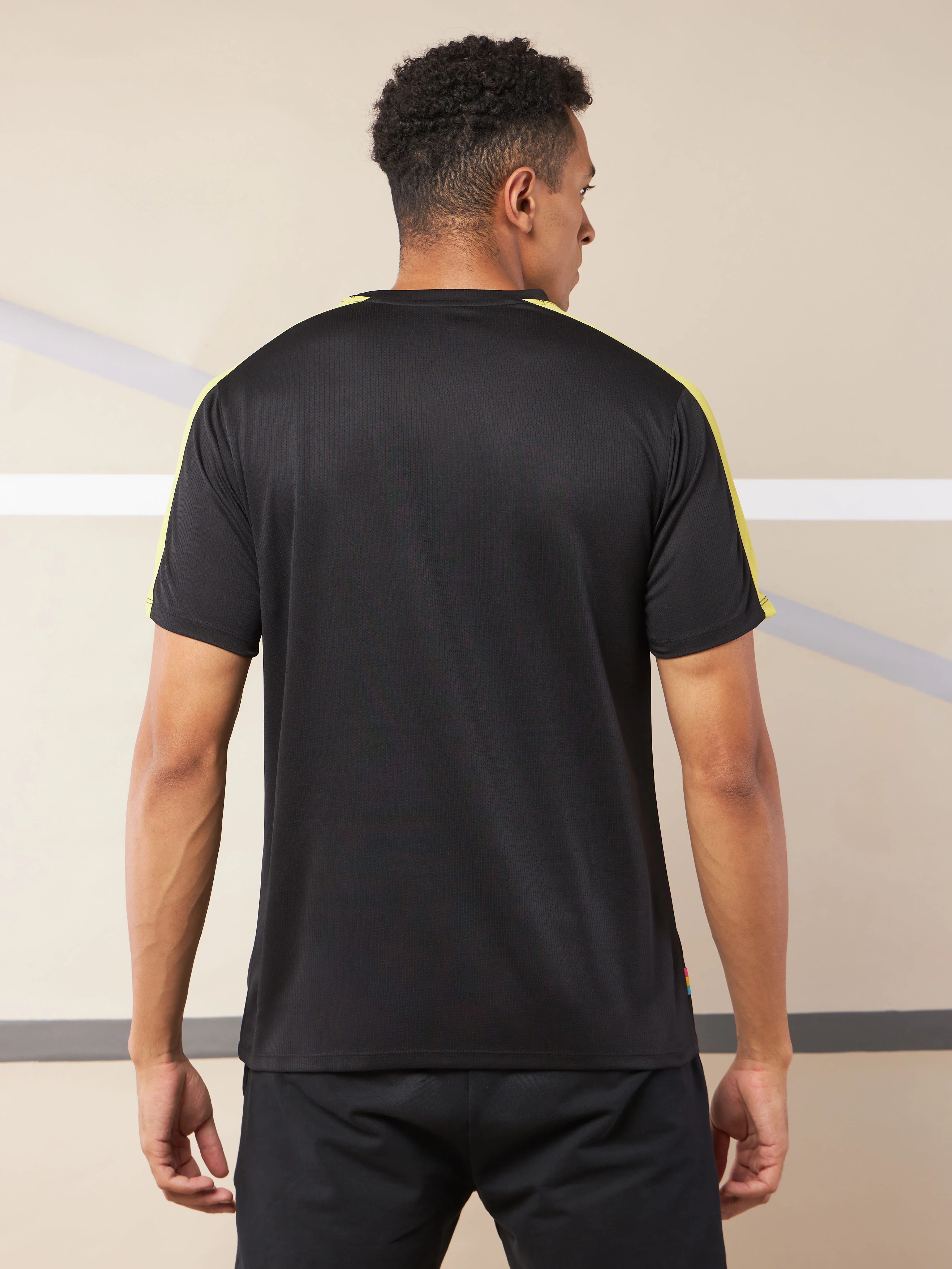 Shoulder Pop Active T-shirt - Image 6