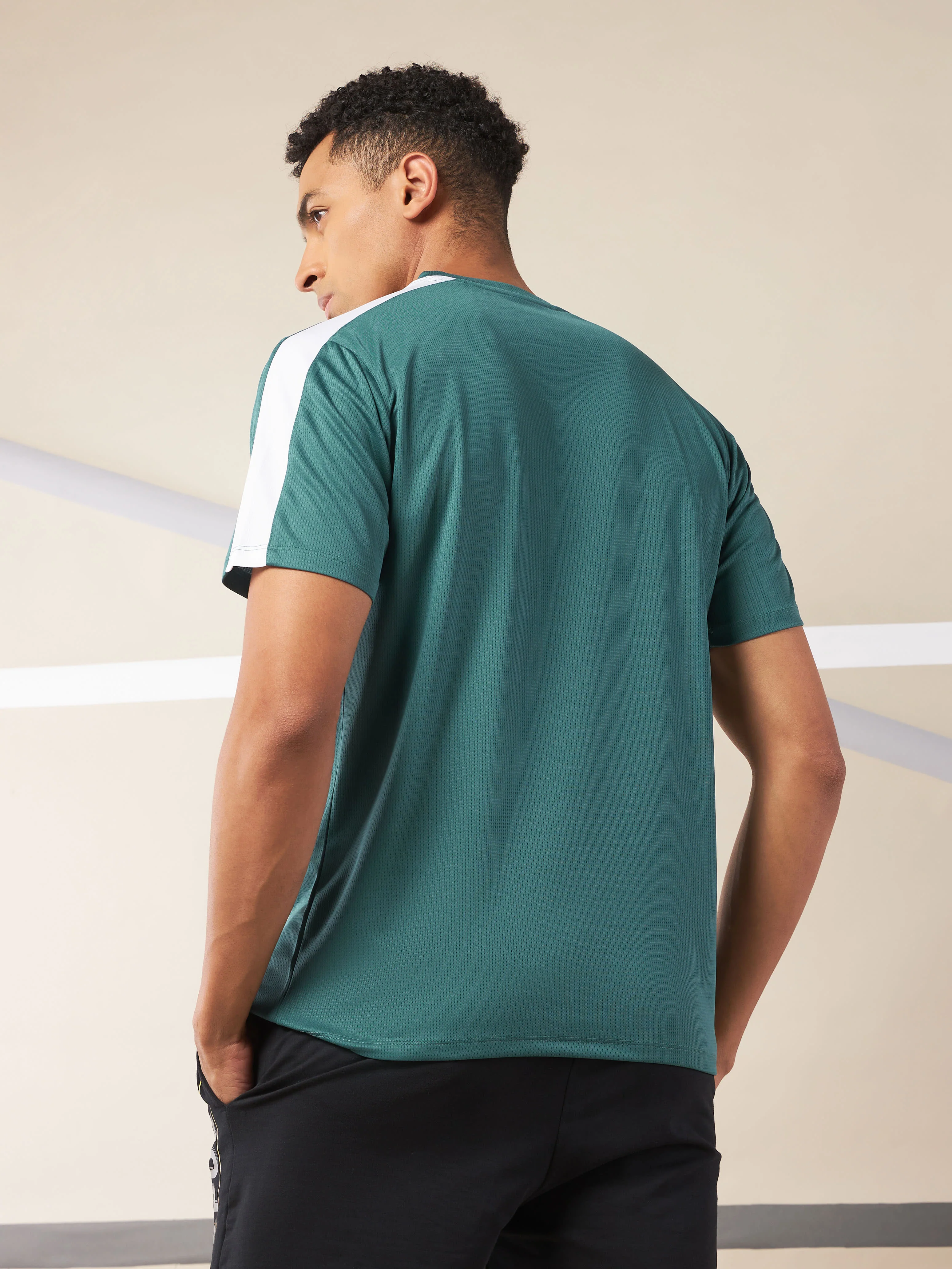 Shoulder Pop Active T-shirt - Image 6