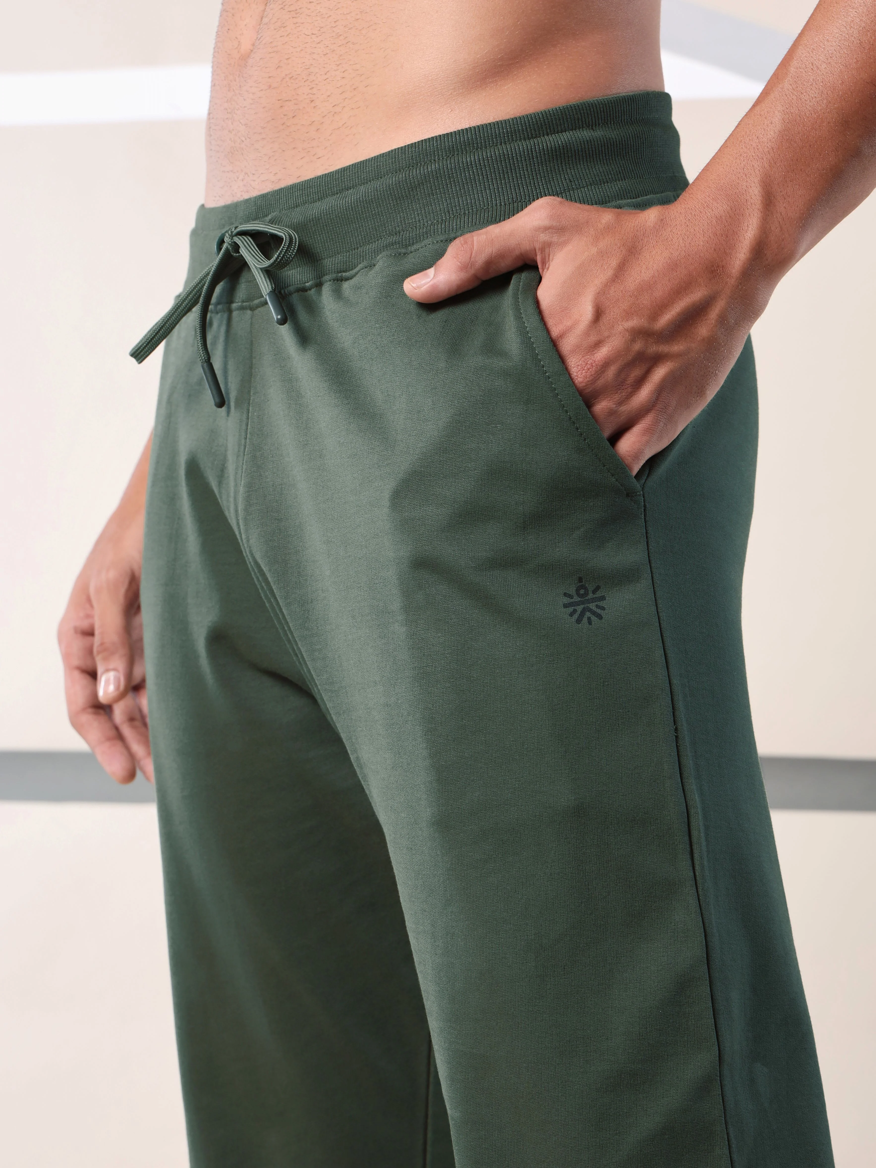 The Essential All Day Joggers - Image 8