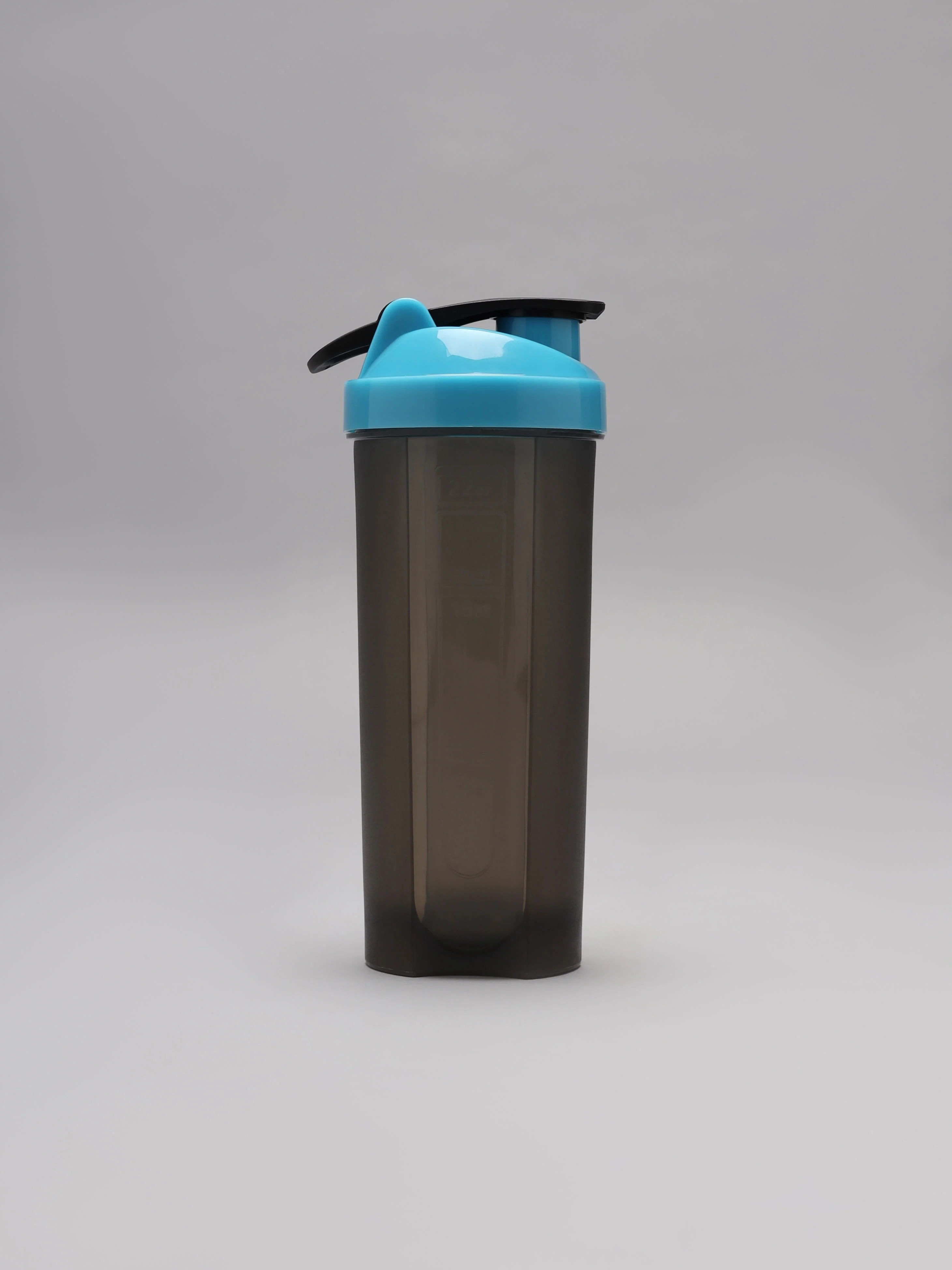Spill Proof Flip Top Shaker with Blender Ball - Image 3