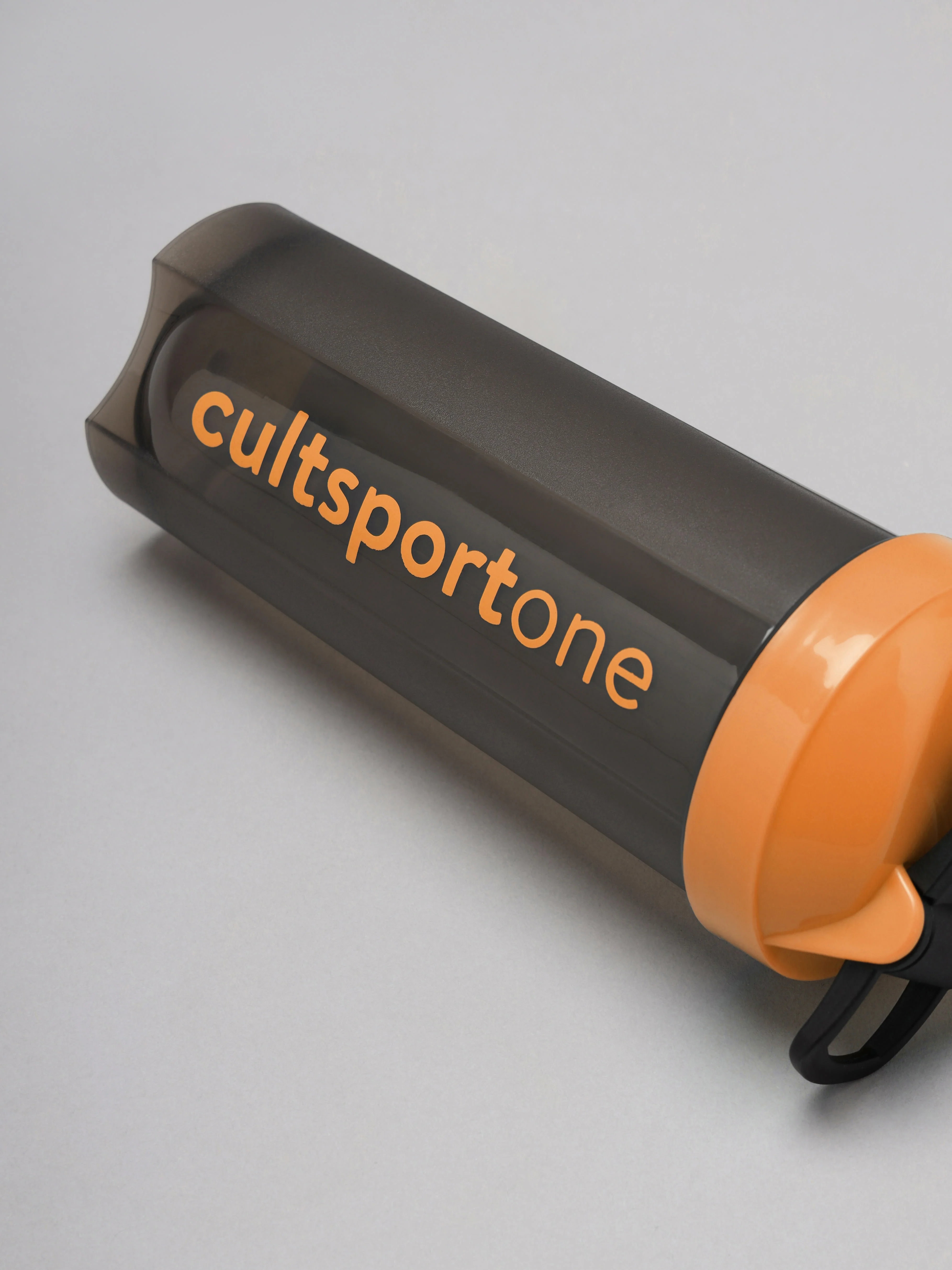 Spill Proof Flip Top Shaker with Blender Ball - Image 7