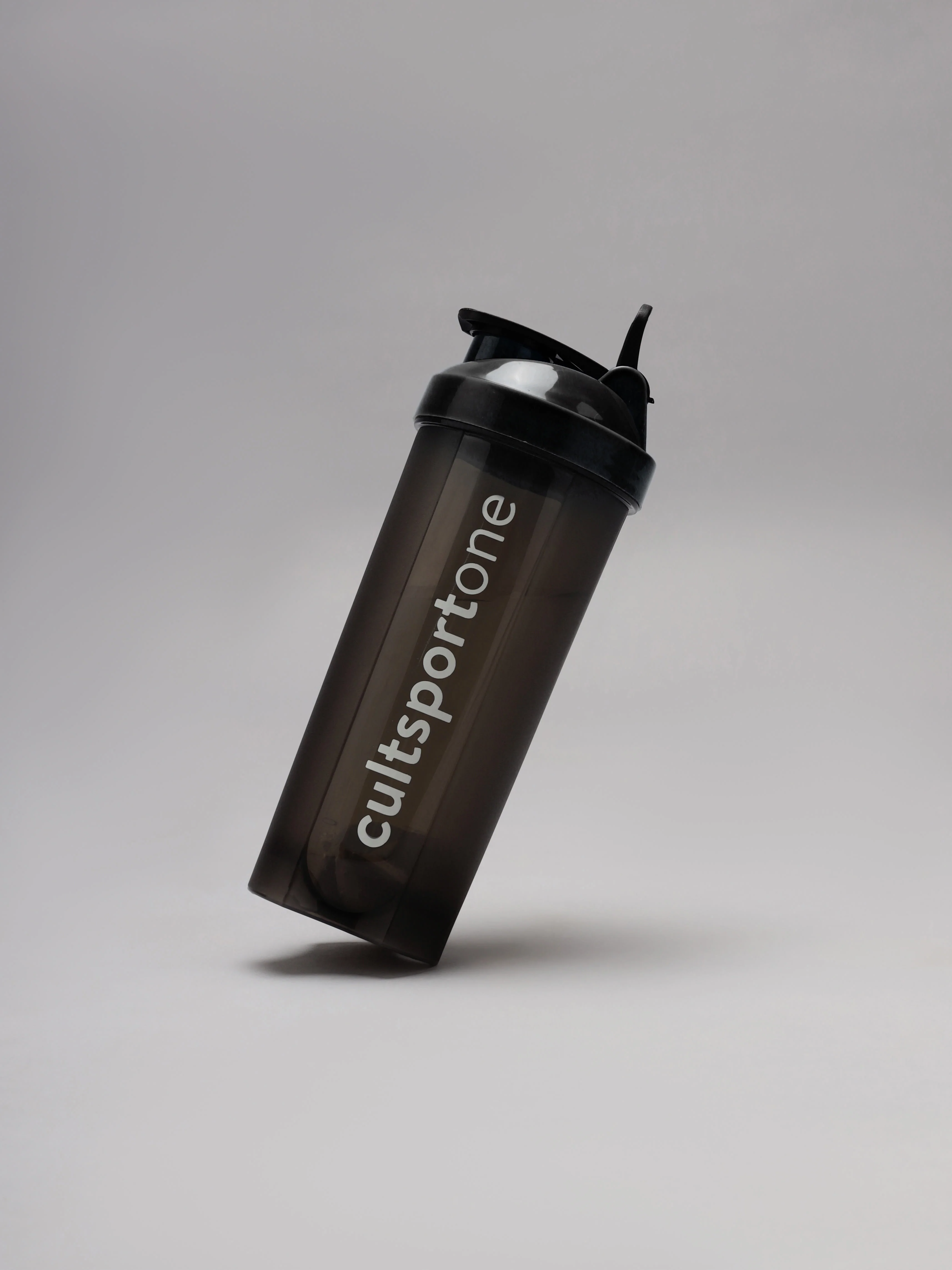 Spill Proof Flip Top Shaker with Blender Ball - Image 2