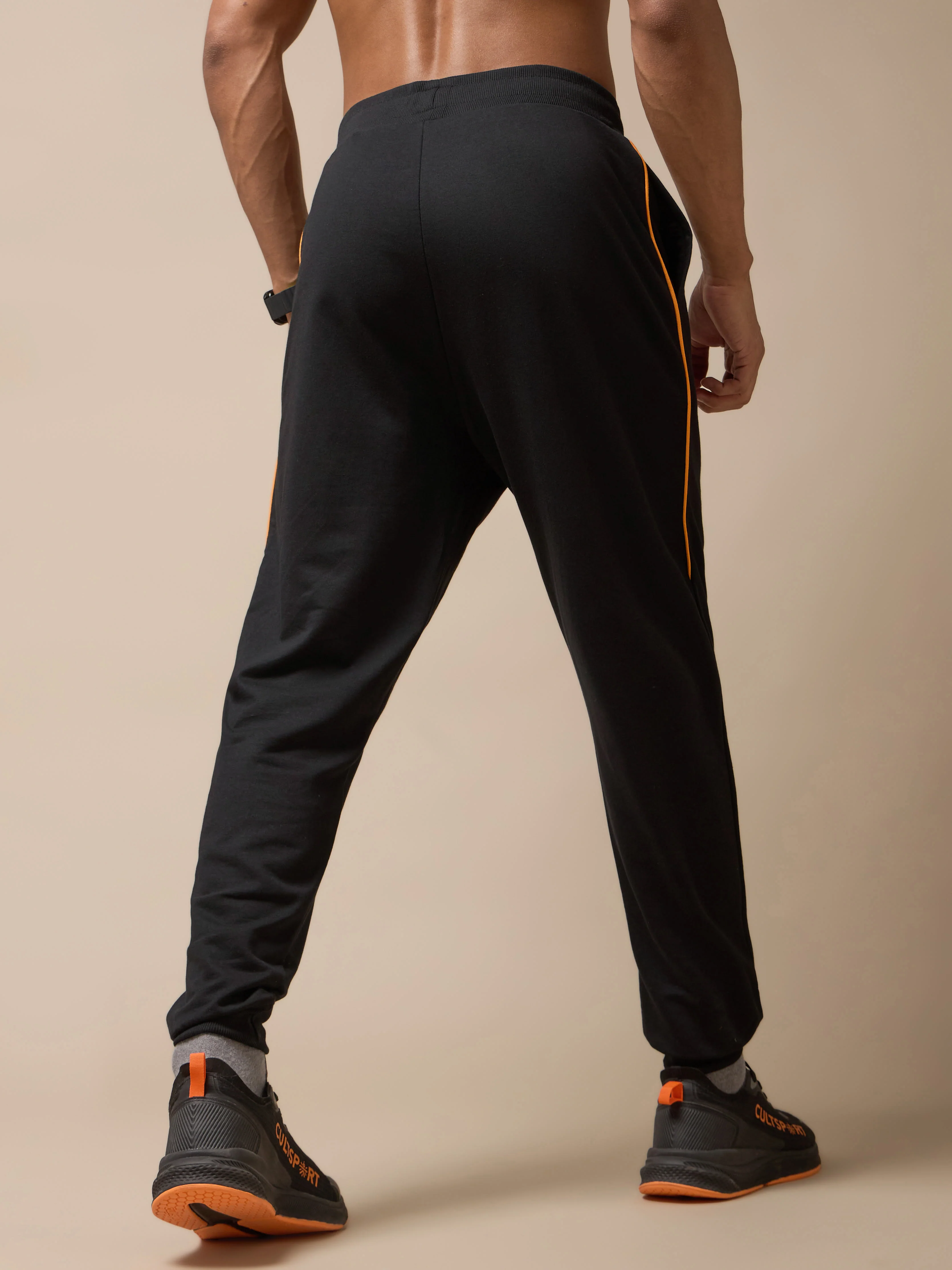 Training Essentials Joggers - Image 6