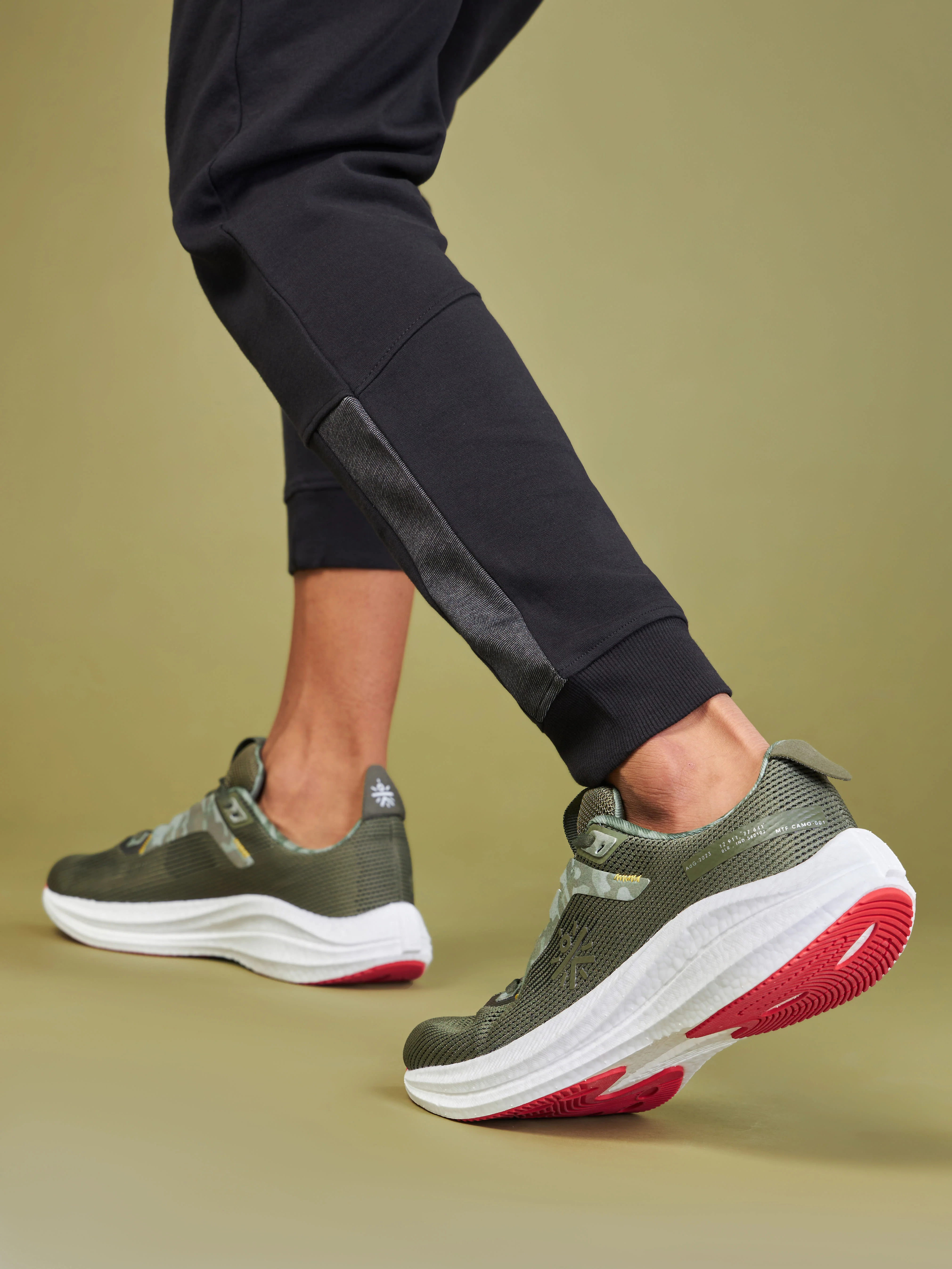 cult Versa DFNDR Men Running Shoes - Olive - Image 10