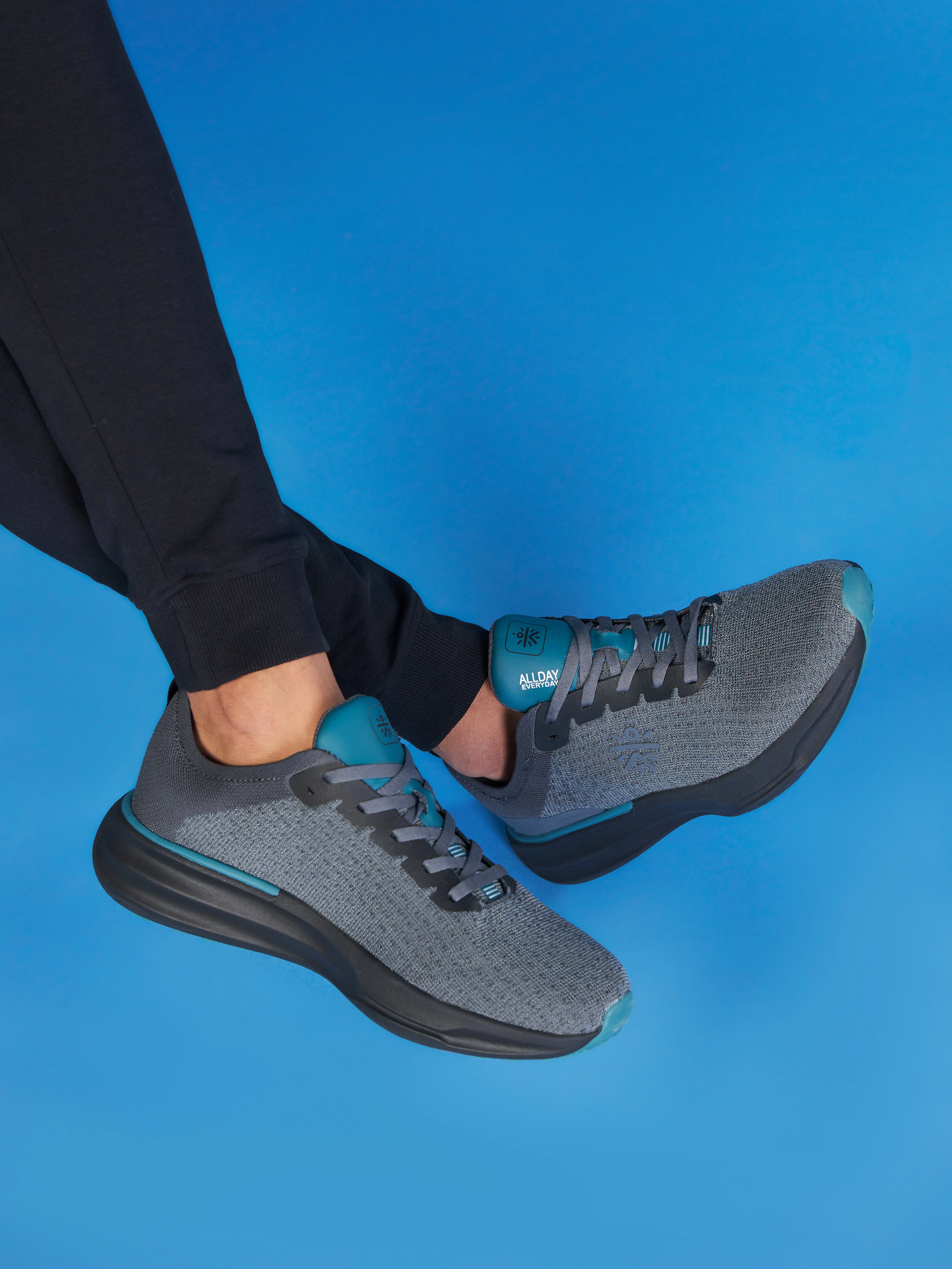 cult Versa Fly Men Running Shoes - Charcoal Grey - Image 10