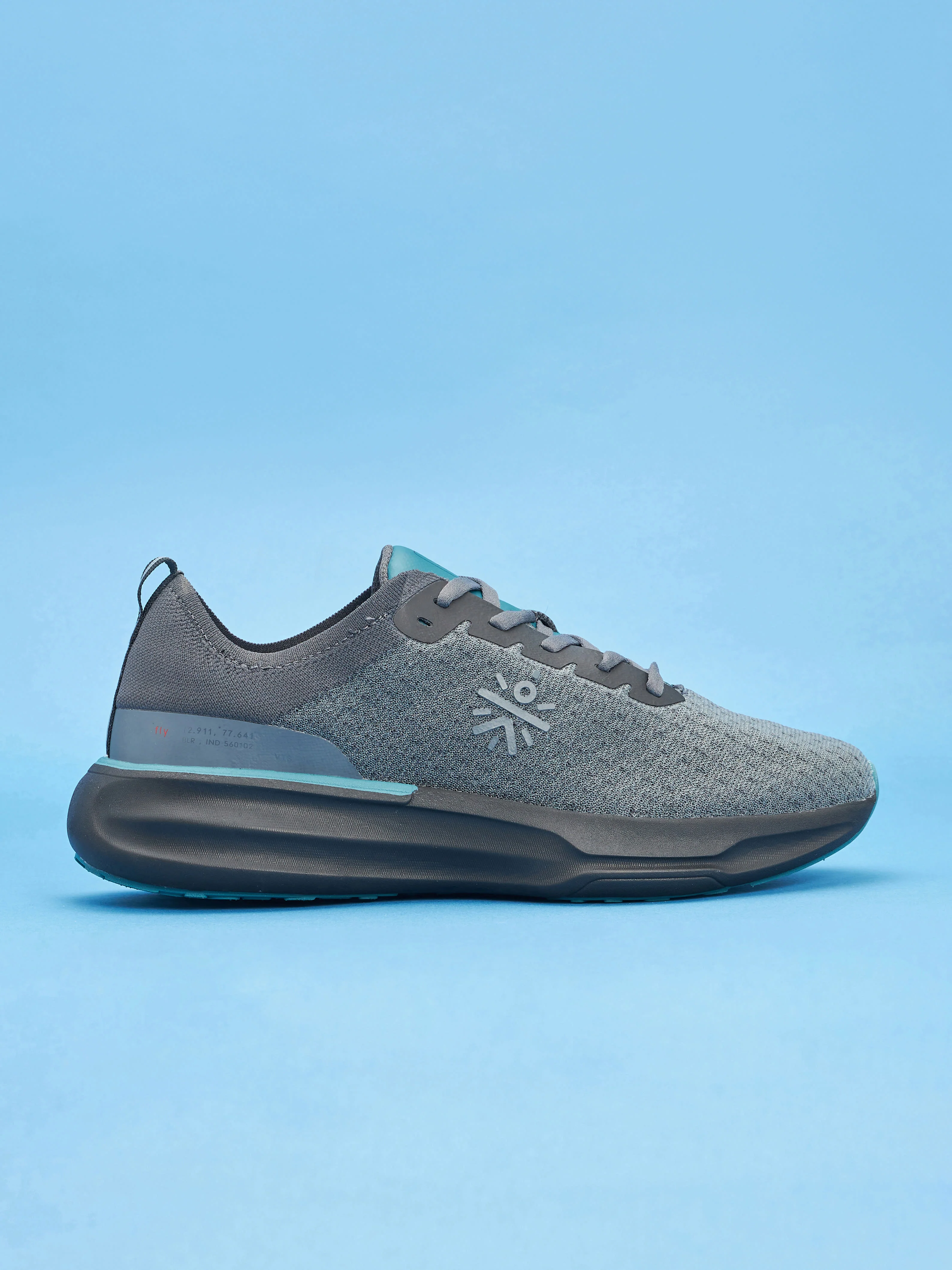 cult Versa Fly Men Running Shoes - Charcoal Grey - Image 2
