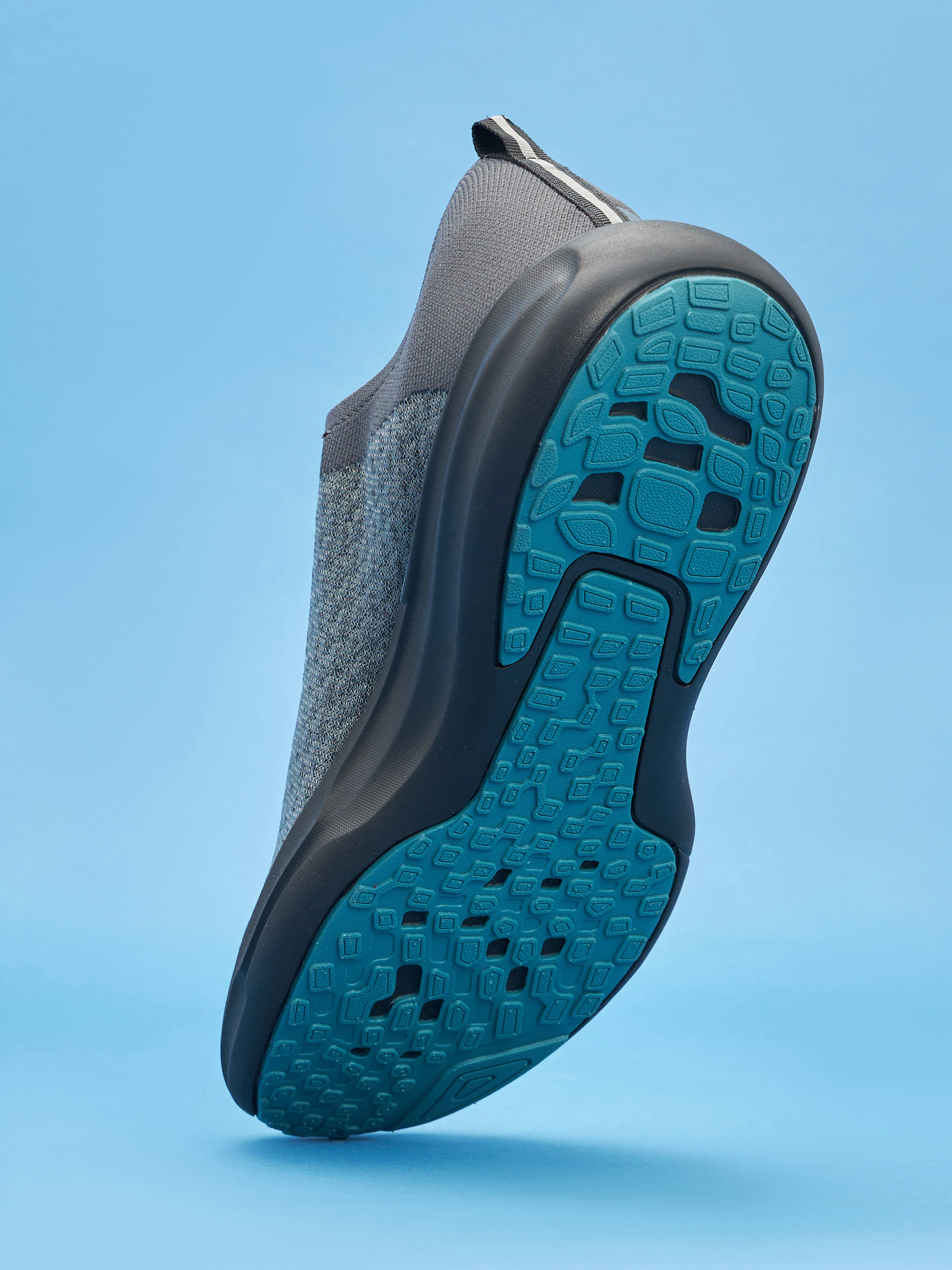cult Versa Fly Men Running Shoes - Charcoal Grey - Image 4