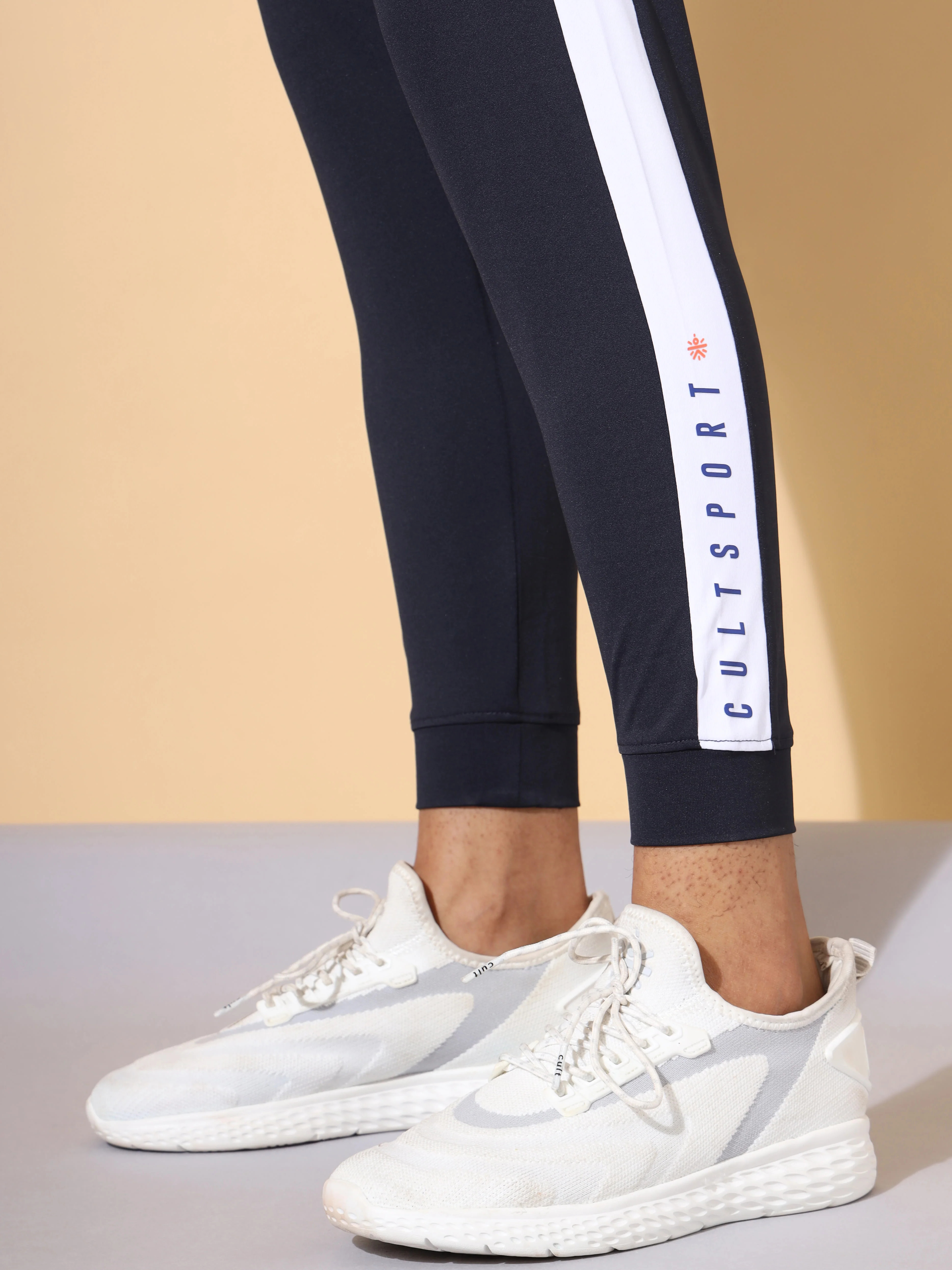 Women Blue Vitals Solid Running Joggers - Image 7