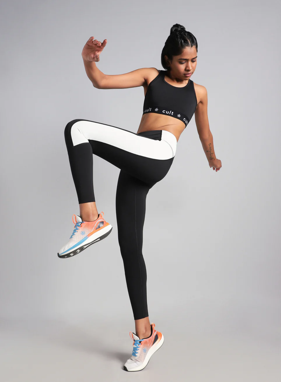 Women's Black Colourblock Runner's Pro Comflex Tights - Image 3