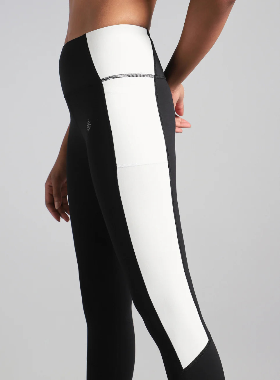 Women's Black Colourblock Runner's Pro Comflex Tights - Image 8