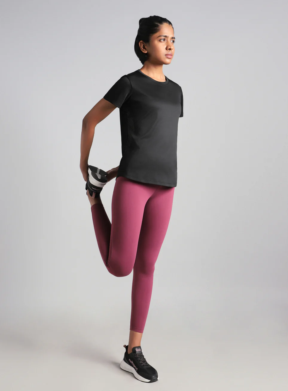 Women's Black Contour Print T-shirt - Image 3