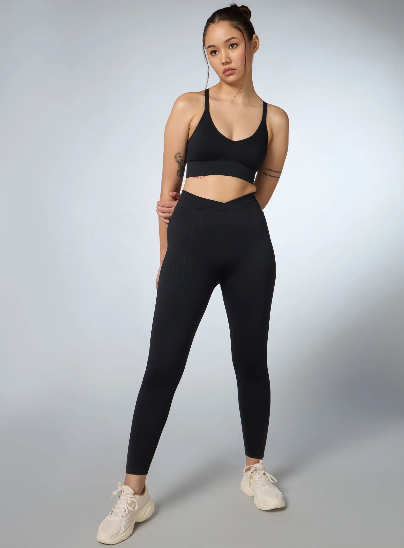 Women's Black Cross Fit Seamless Medium Support Bra - Image 3