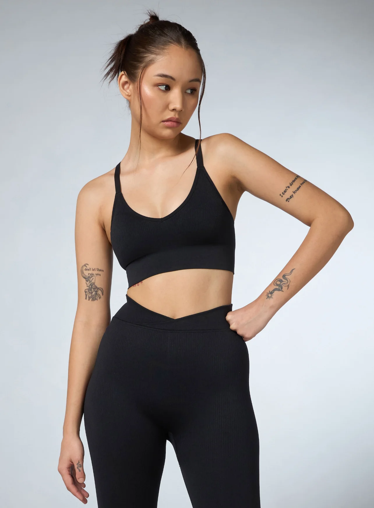 Women's Black Cross Fit Seamless Medium Support Bra - Image 4