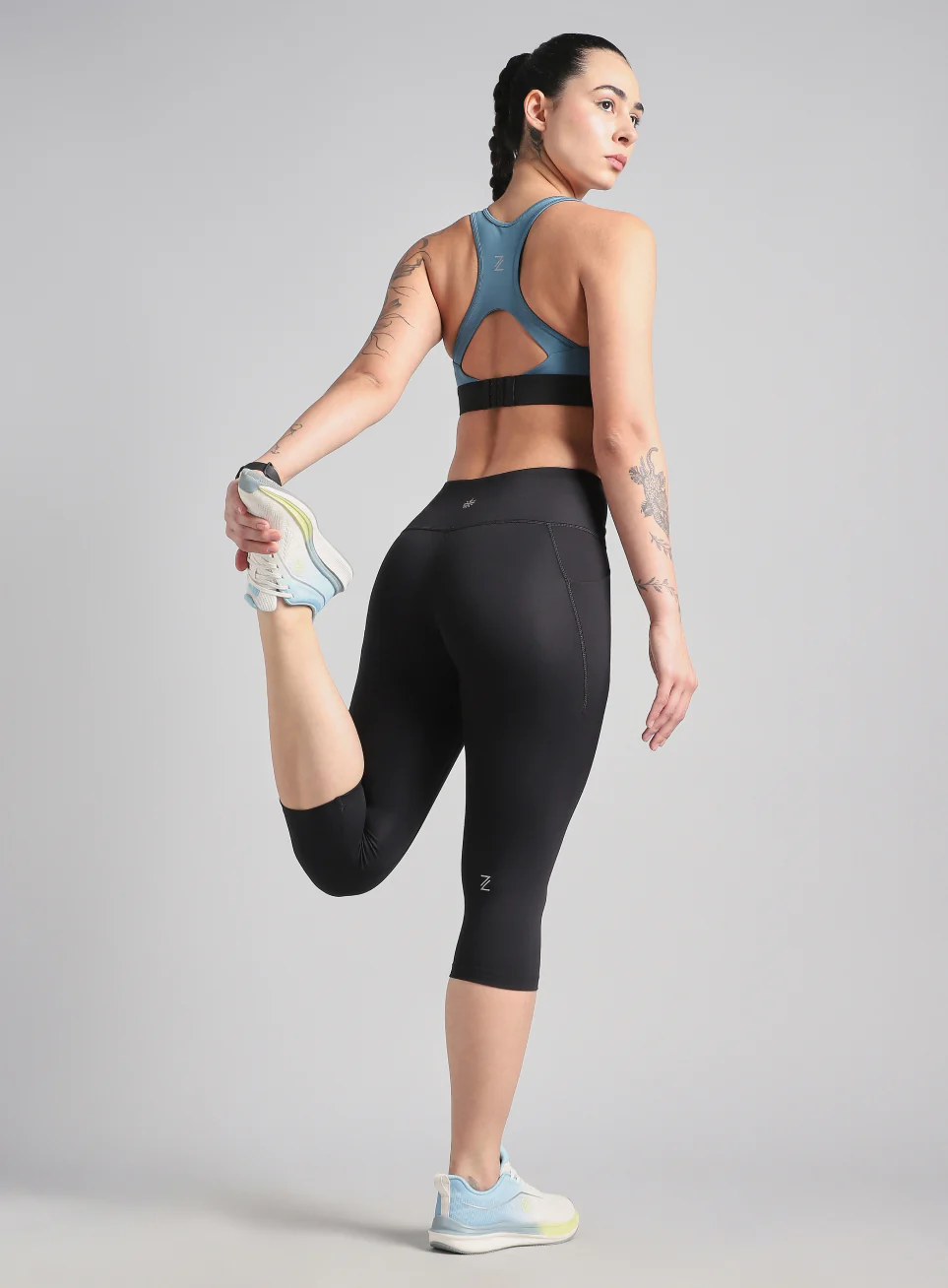 Women's Black Everyday Run Cropped Length COMFlex Tights - Image 3