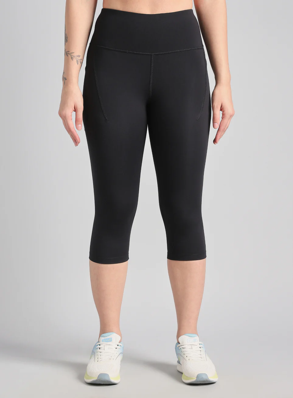Women's Black Everyday Run Cropped Length COMFlex Tights - Image 4