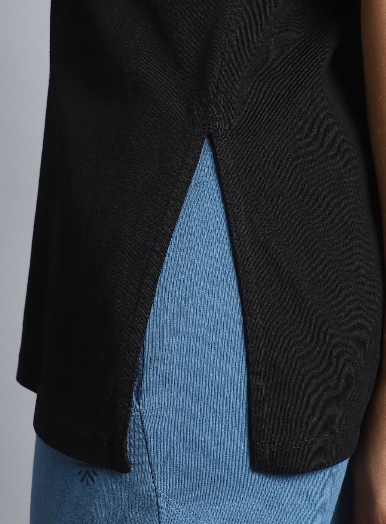 Women's Black Printed Oversized T-shirt - Image 8