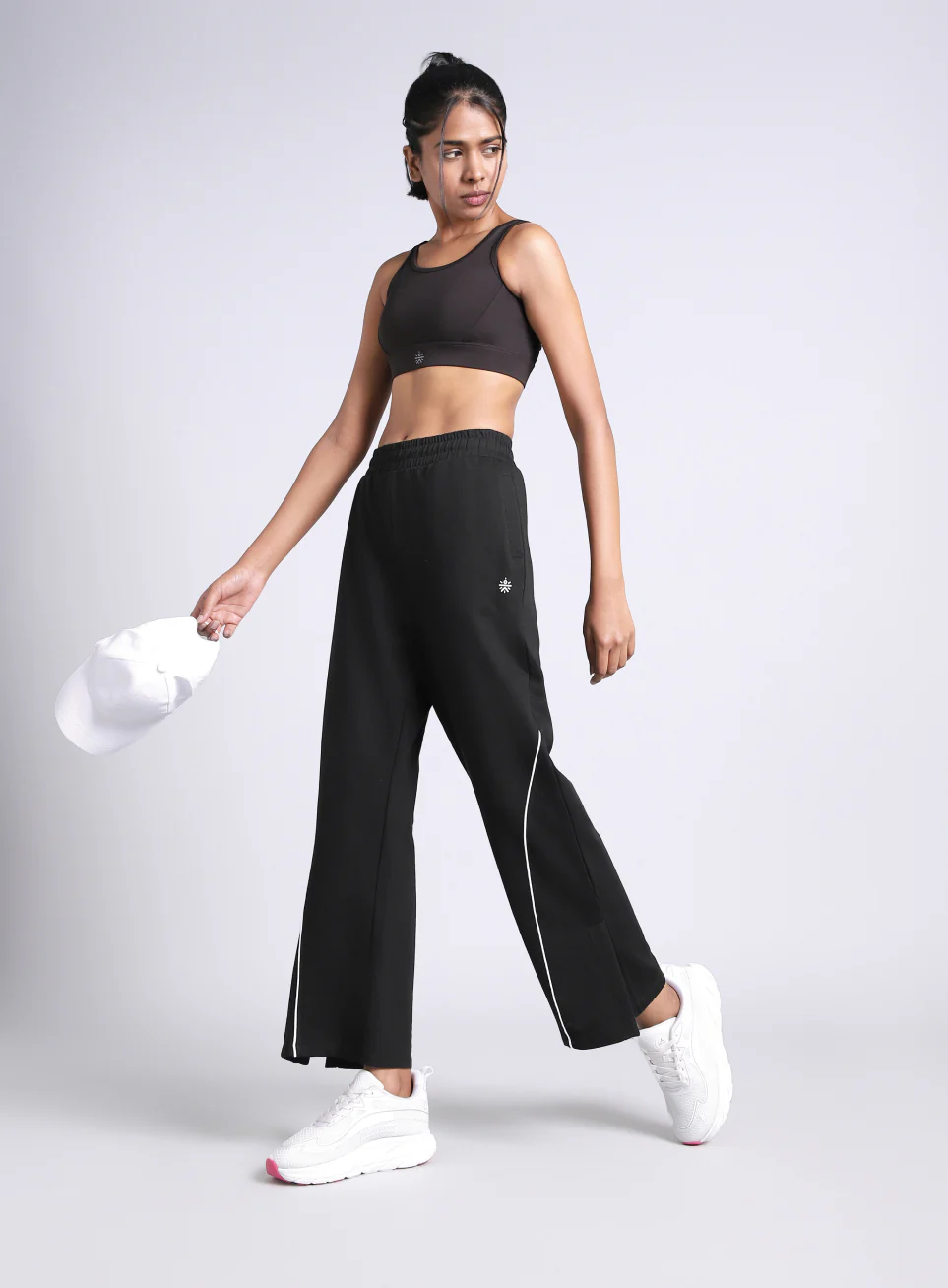 Women's Black Move Easy Trackpants - Image 2