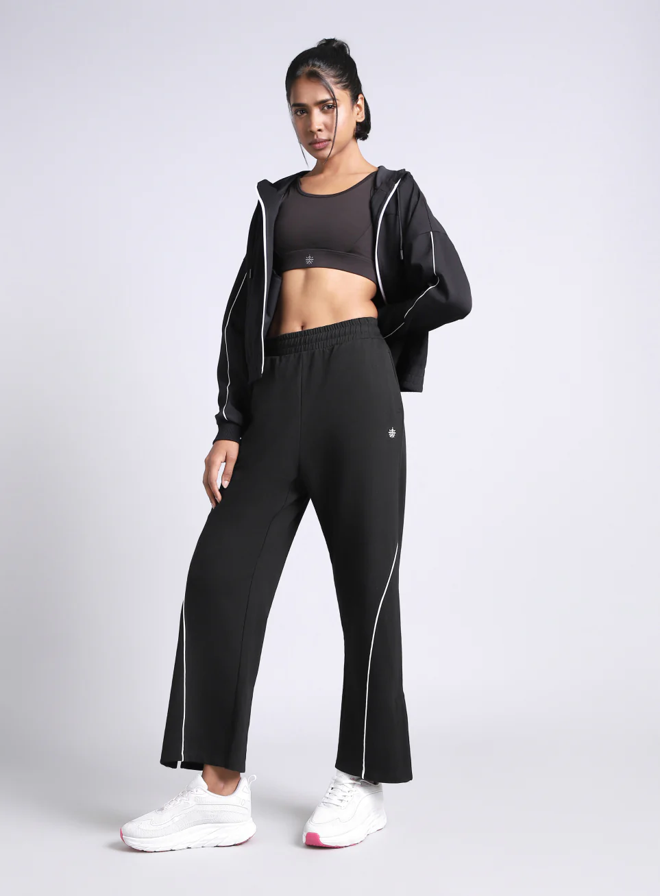 Women's Black Move Easy Trackpants - Image 3