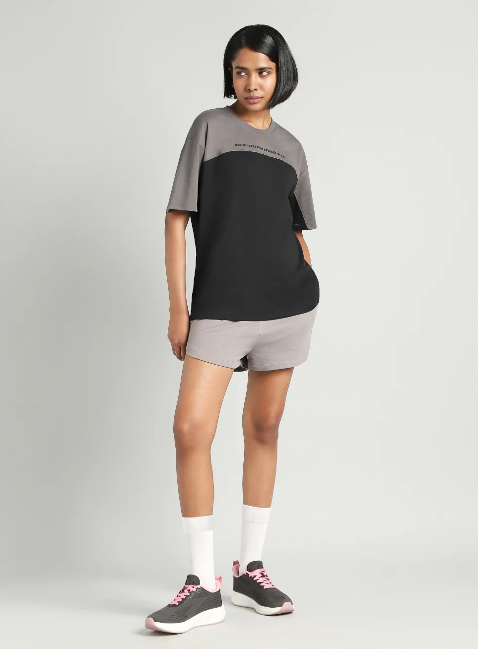 Women's Black Offbeat Colorblock Oversized Fit T-shirt - Image 2