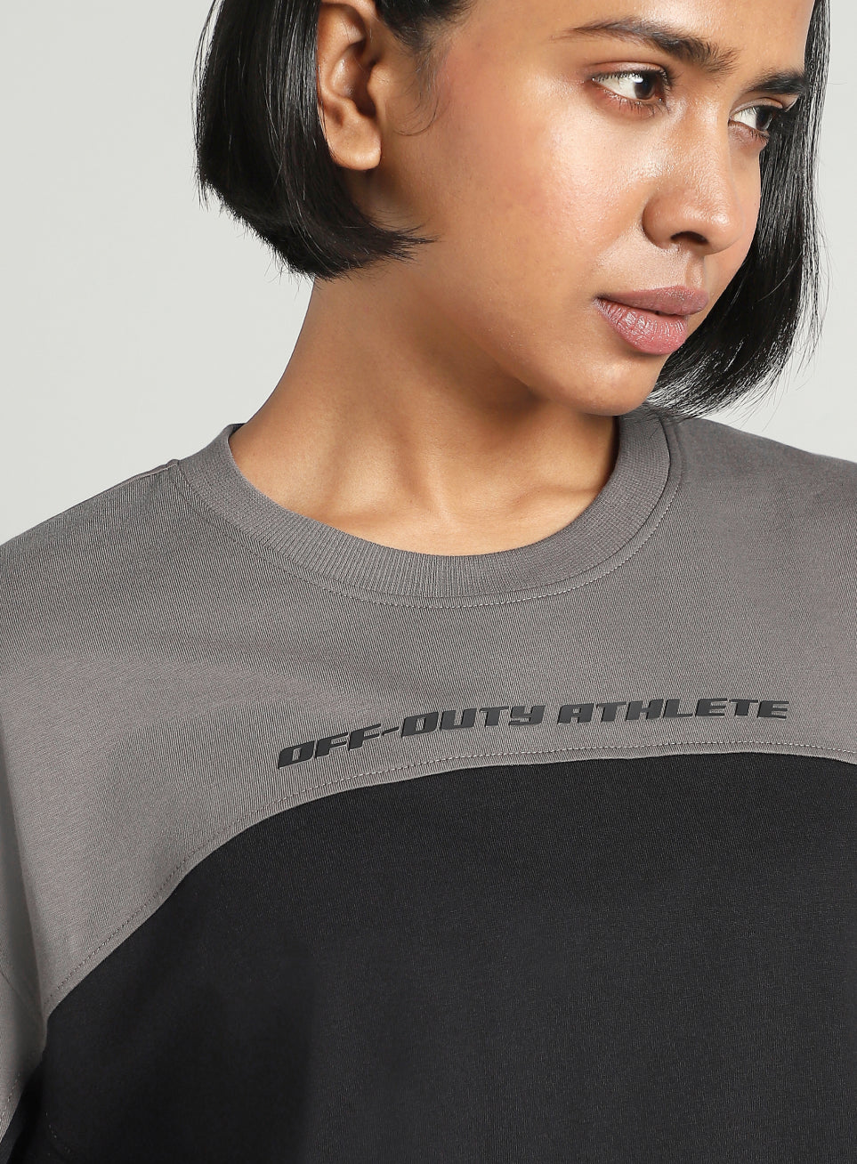 Women's Black Offbeat Colorblock Oversized Fit T-shirt - Image 7