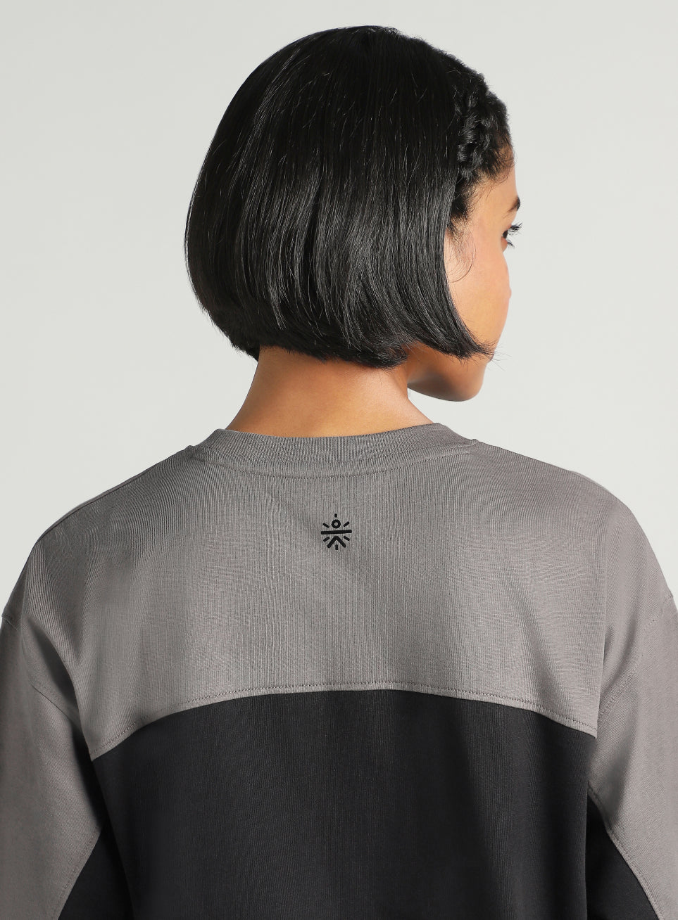 Women's Black Offbeat Colorblock Oversized Fit T-shirt - Image 8