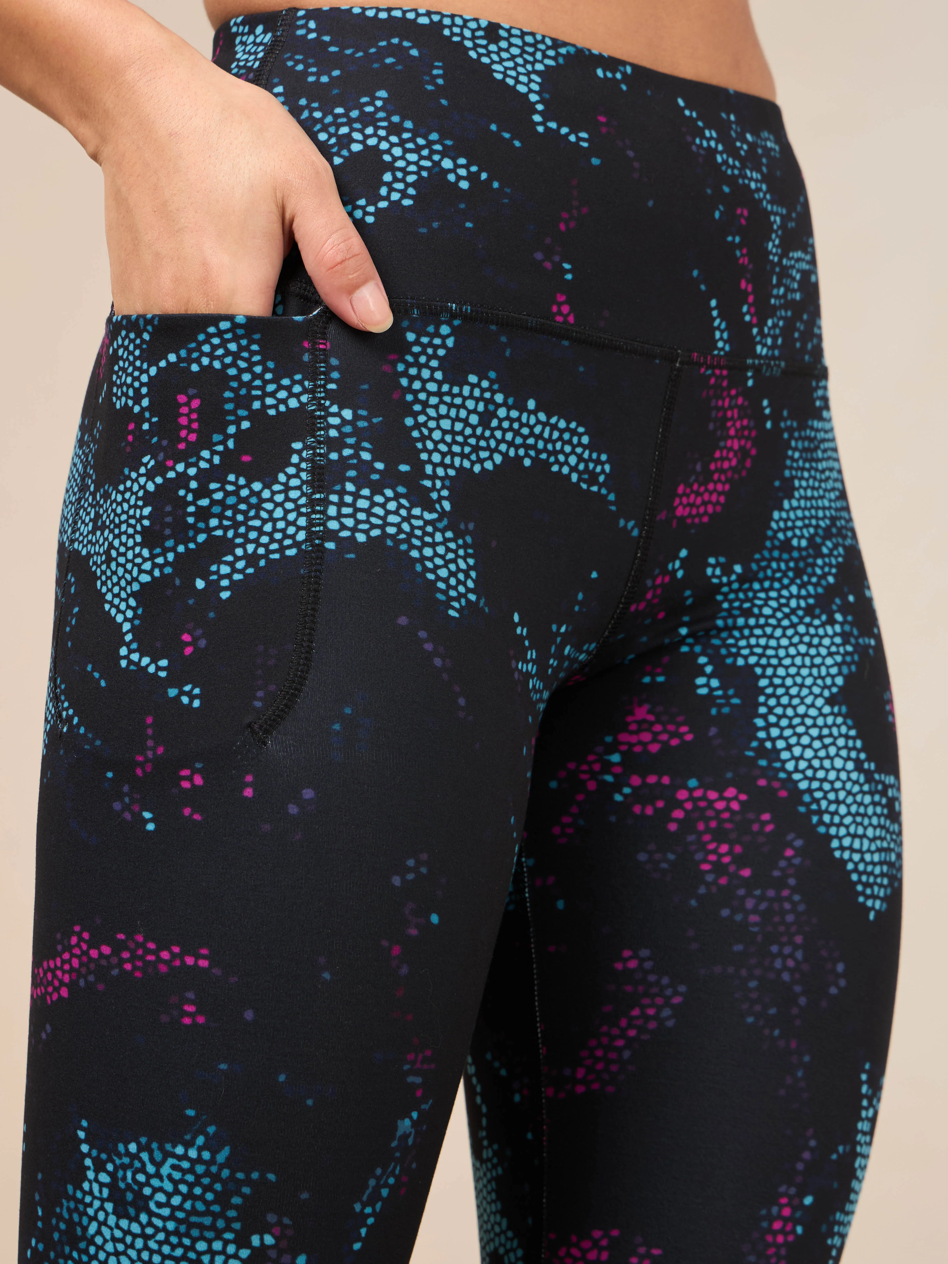 Women's Black Printed Train All Day COMFlex Tights - Image 7
