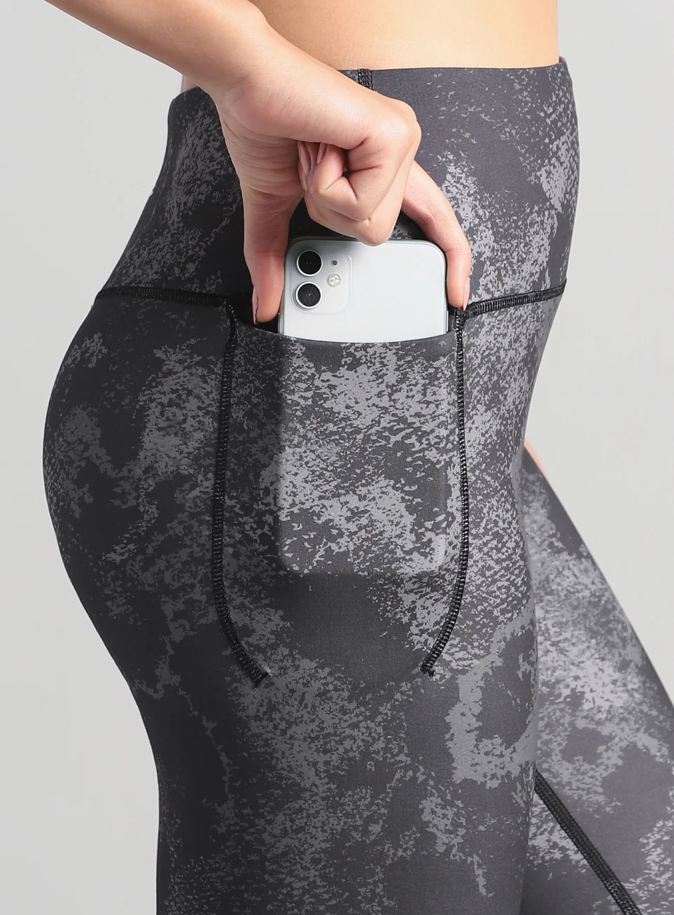 Women's Black Printed Train All Day COMFlex Tights - Image 7