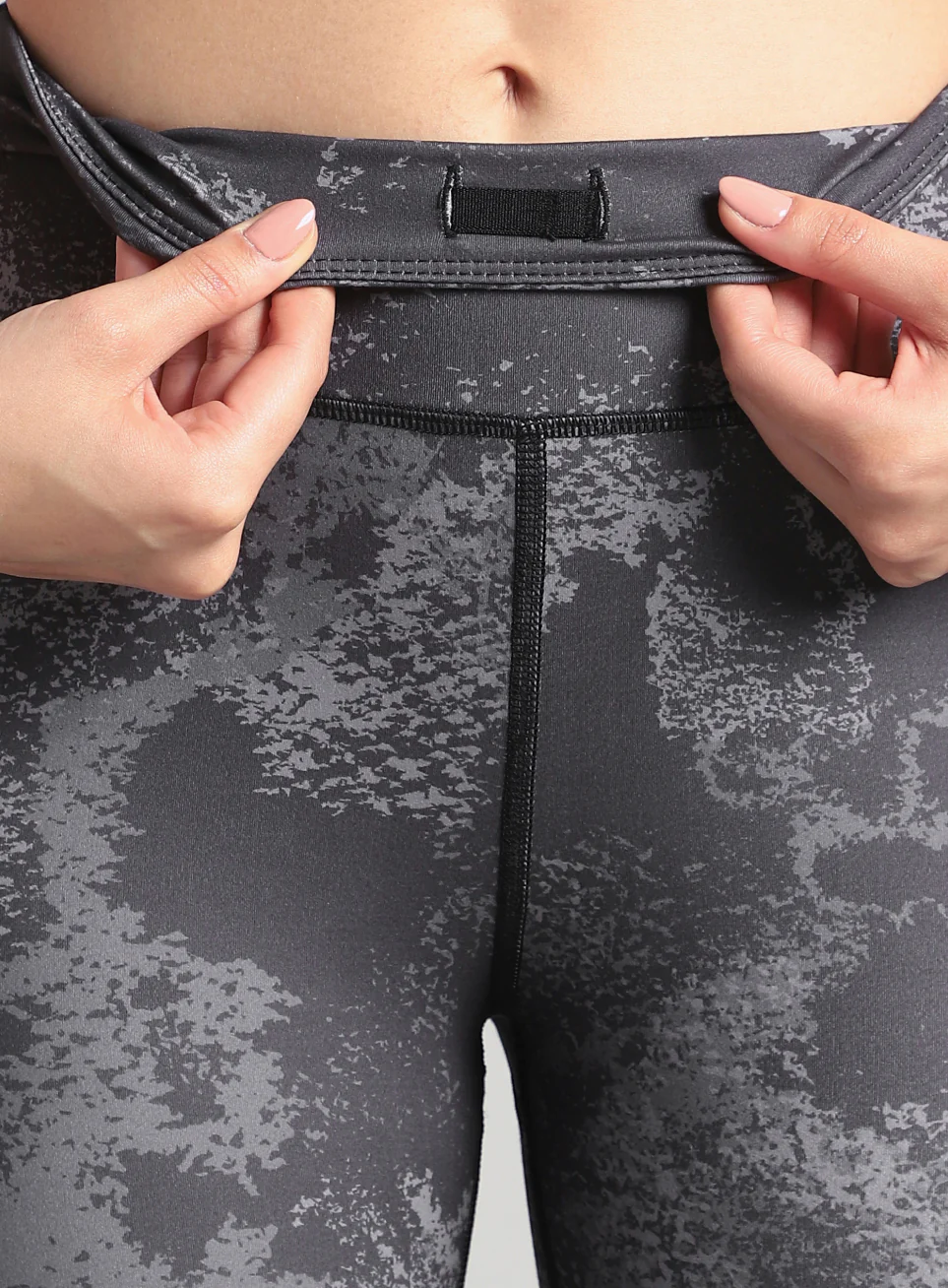 Women's Black Printed Train All Day COMFlex Tights - Image 9