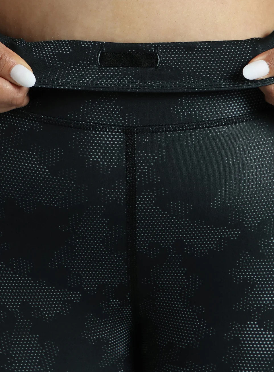 Women's Black Training Essential Plus Size Printed Tights - Image 9