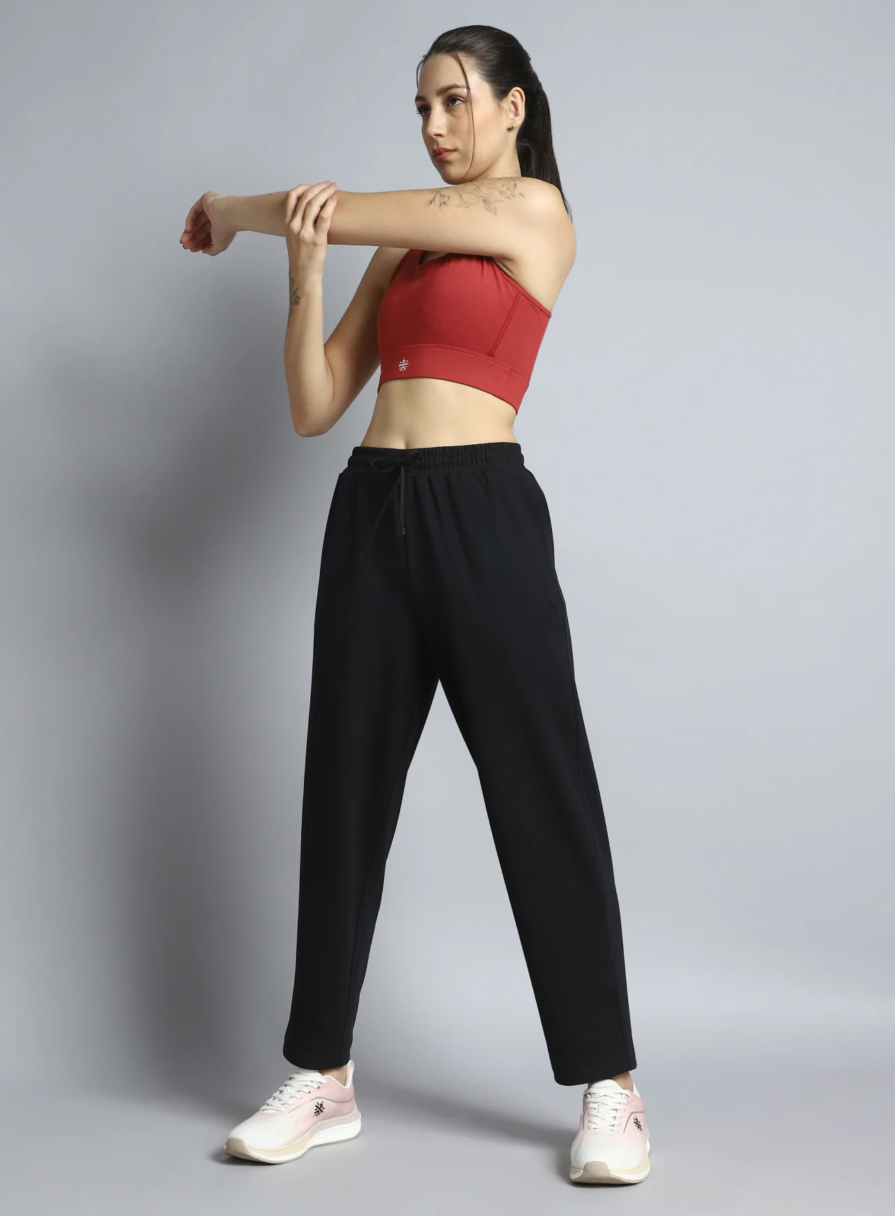 Women's Black Traveller Tapered Fit Trackpants - Image 2