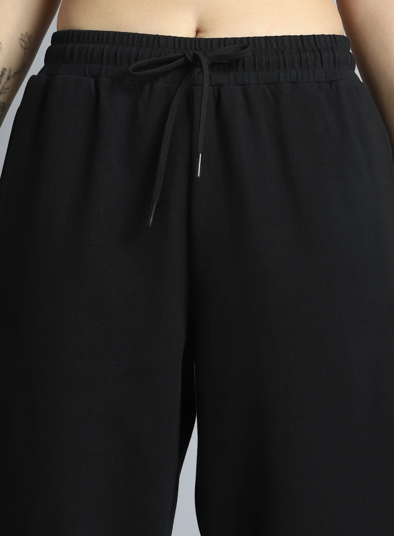 Women's Black Traveller Tapered Fit Trackpants - Image 8